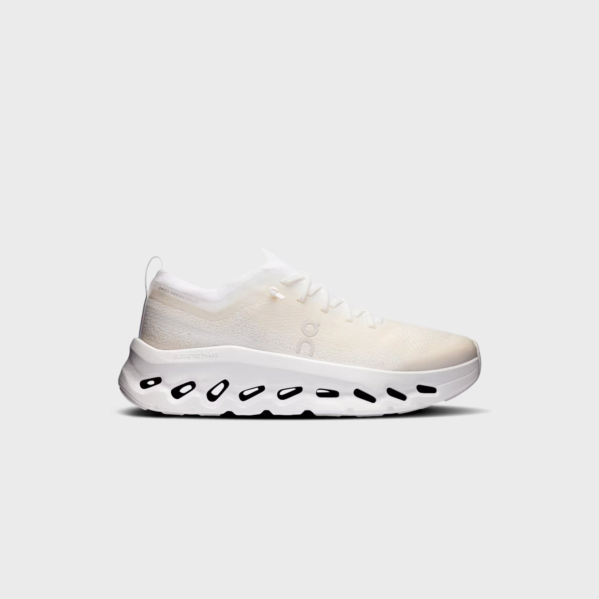 On Running WMNS Cloudtilt Moon - White / Frost