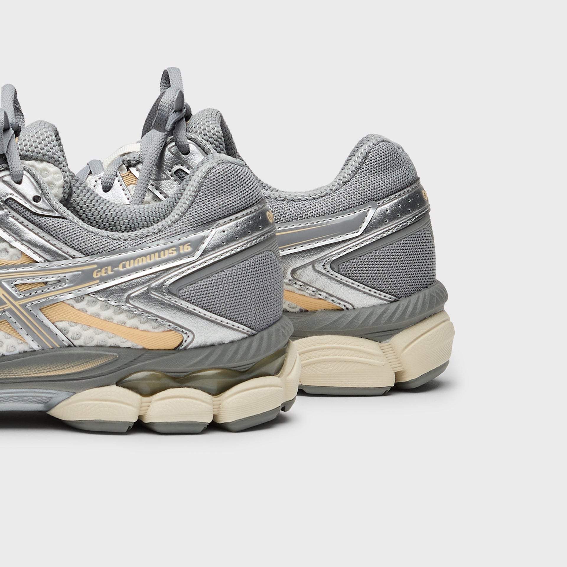 ASICS Gel-Cumulus 16 - Cream / Clay Grey