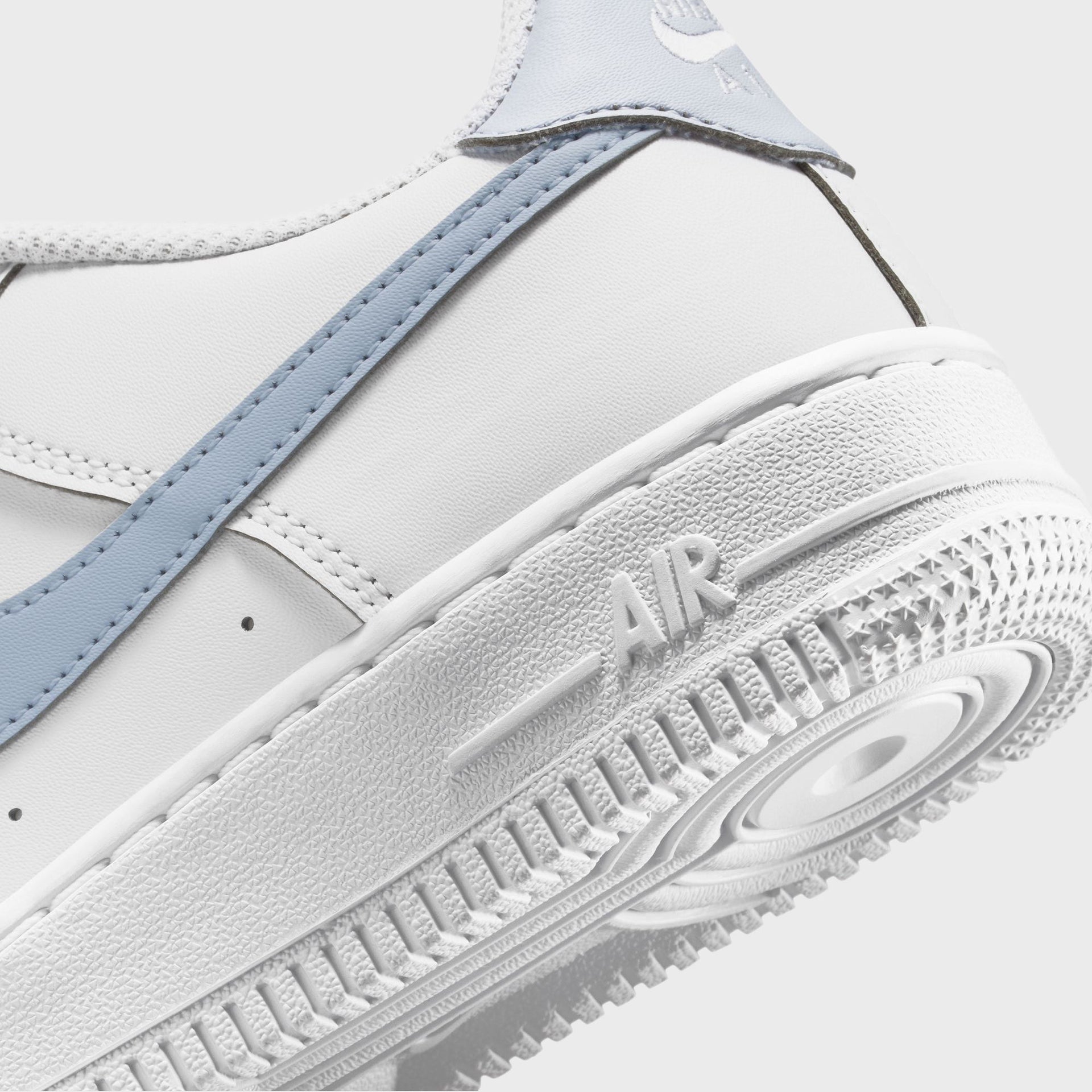 Nike GS Air Force 1 - White / Ghost