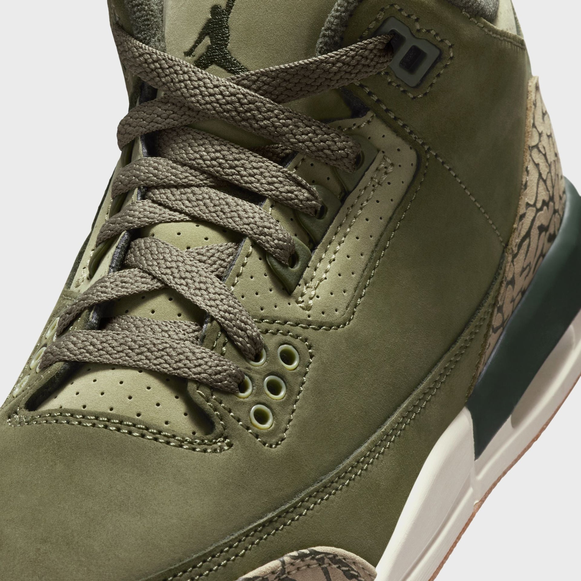Jordan GS Air Jordan 3 Retro - Medium Olive / Sequoia / Neutral Olive / Sail / Total Crimson