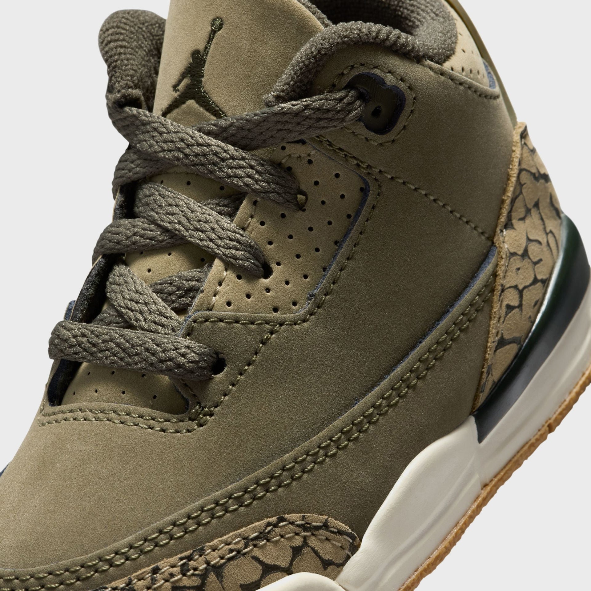 Jordan TD Air Jordan 3 Retro - Medium Olive / Sequoia / Neutral Olive / Sail / Total Crimson