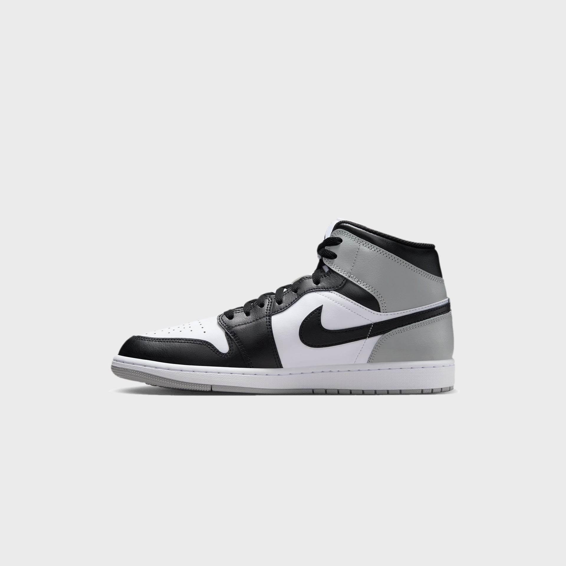 Jordan Air Jordan 1 Mid - White / Black / Light Smoke Grey
