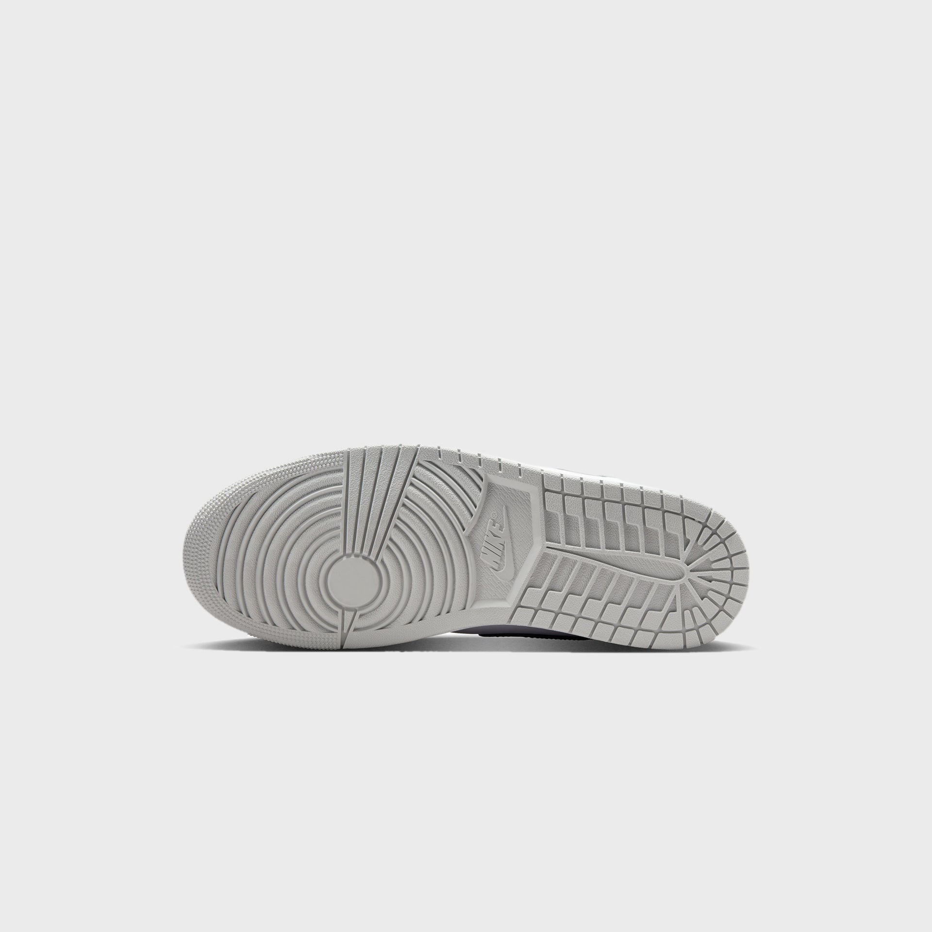 Jordan Air Jordan 1 Mid - White / Black / Light Smoke Grey