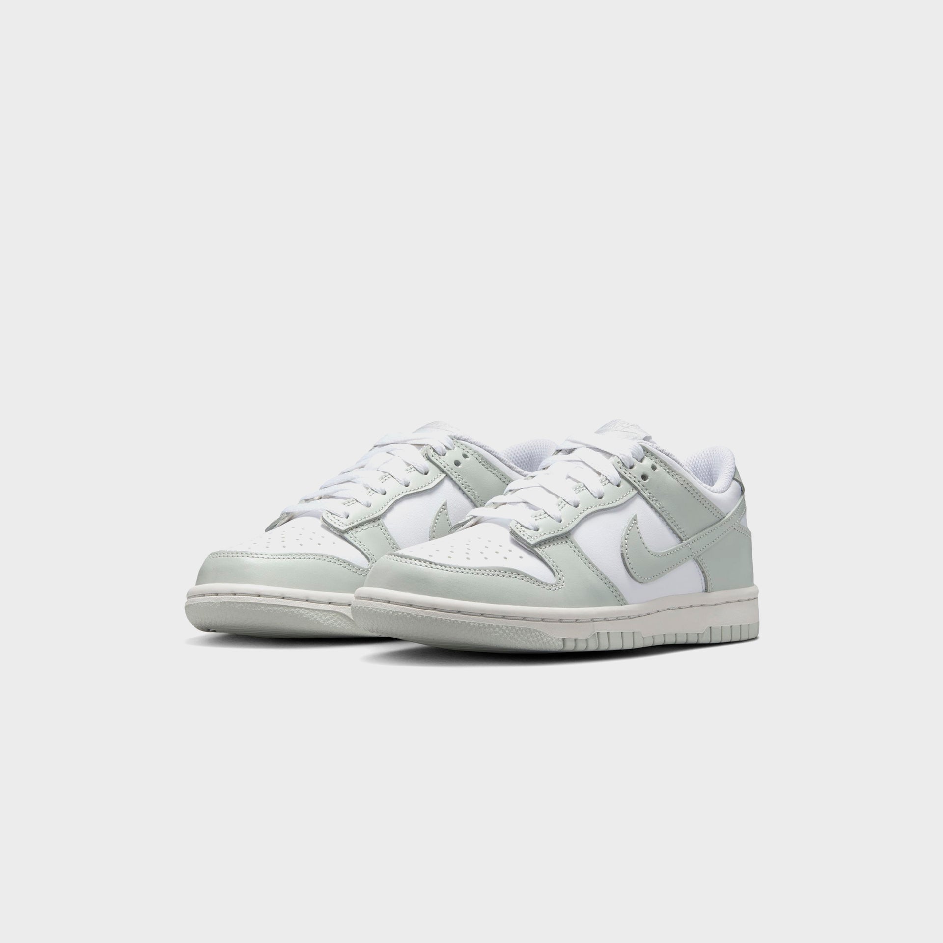 Nike GS Dunk Low - White / Light Silver / Photon Dust