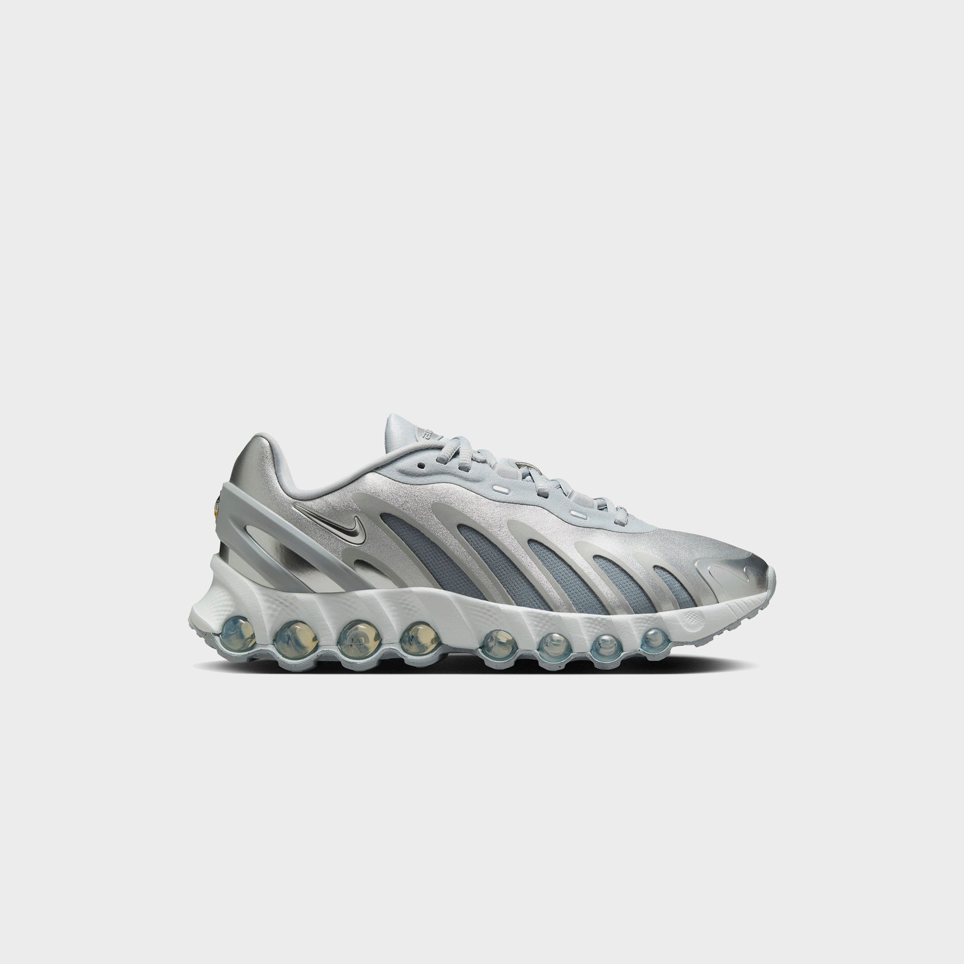 Nike WMNS Air Max Dn8 - Wolf Grey / Off-White / Metallic Silver