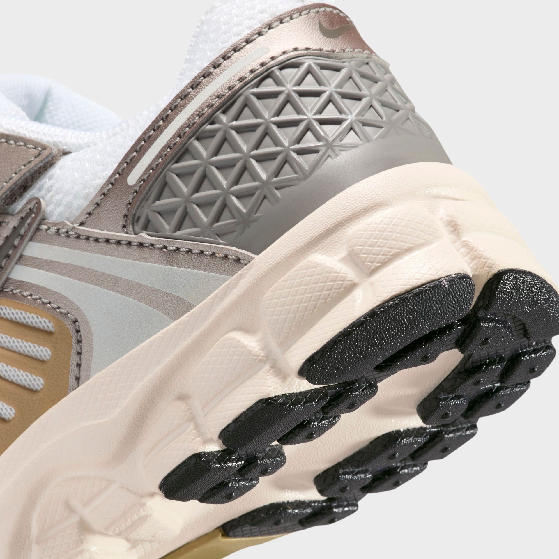 Nike PS Zoom Vomero 5 - Metallic Pewter / Medium Ash / Parachute Beige
