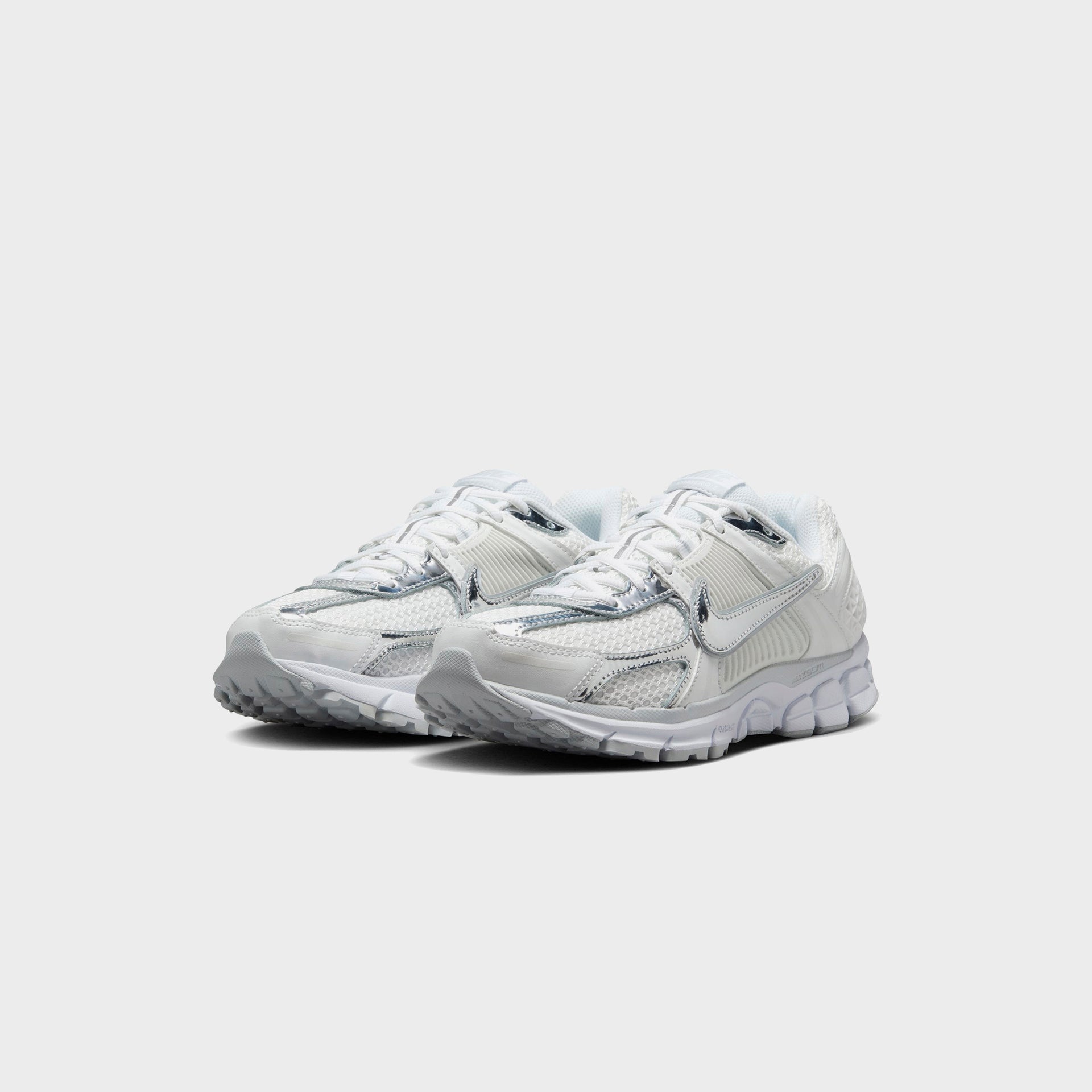 Nike WMNS Zoom Vomero 5 - Metallic White / Metallic Silver / Summit White