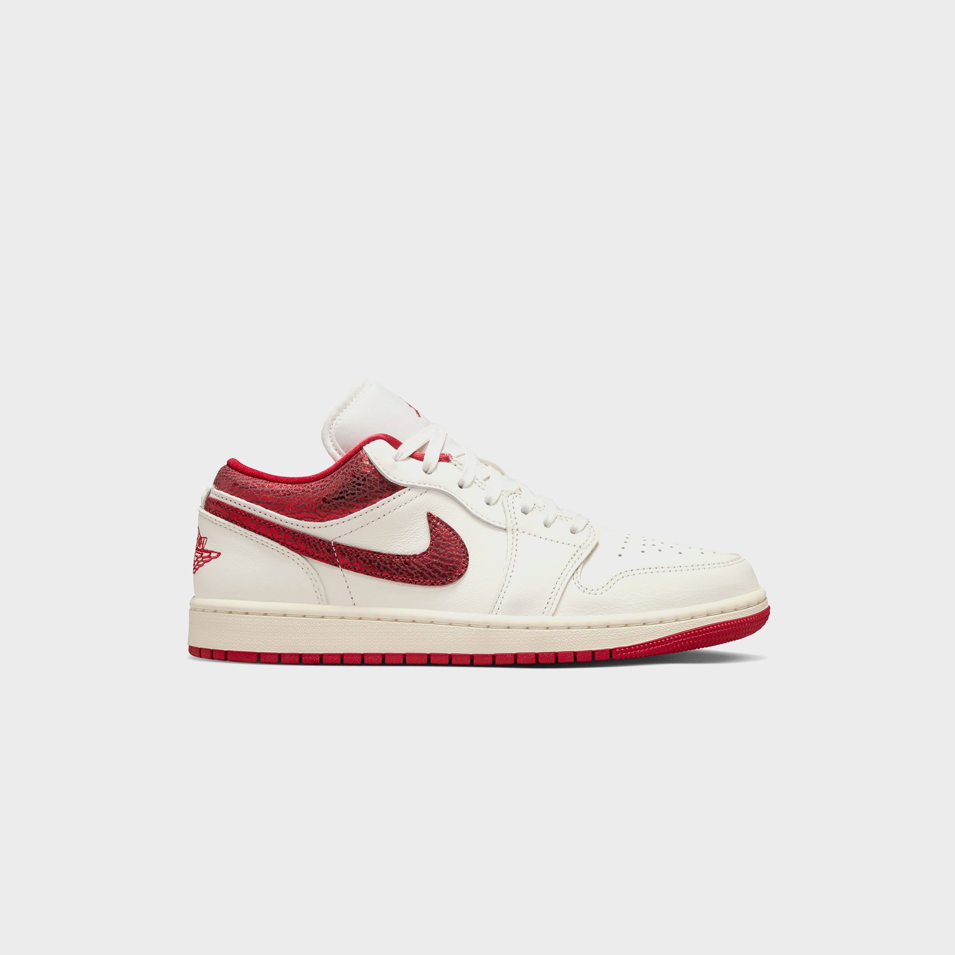 Nike Air Jordan 1 Low Se - Sail / Varsity Red / Team Red