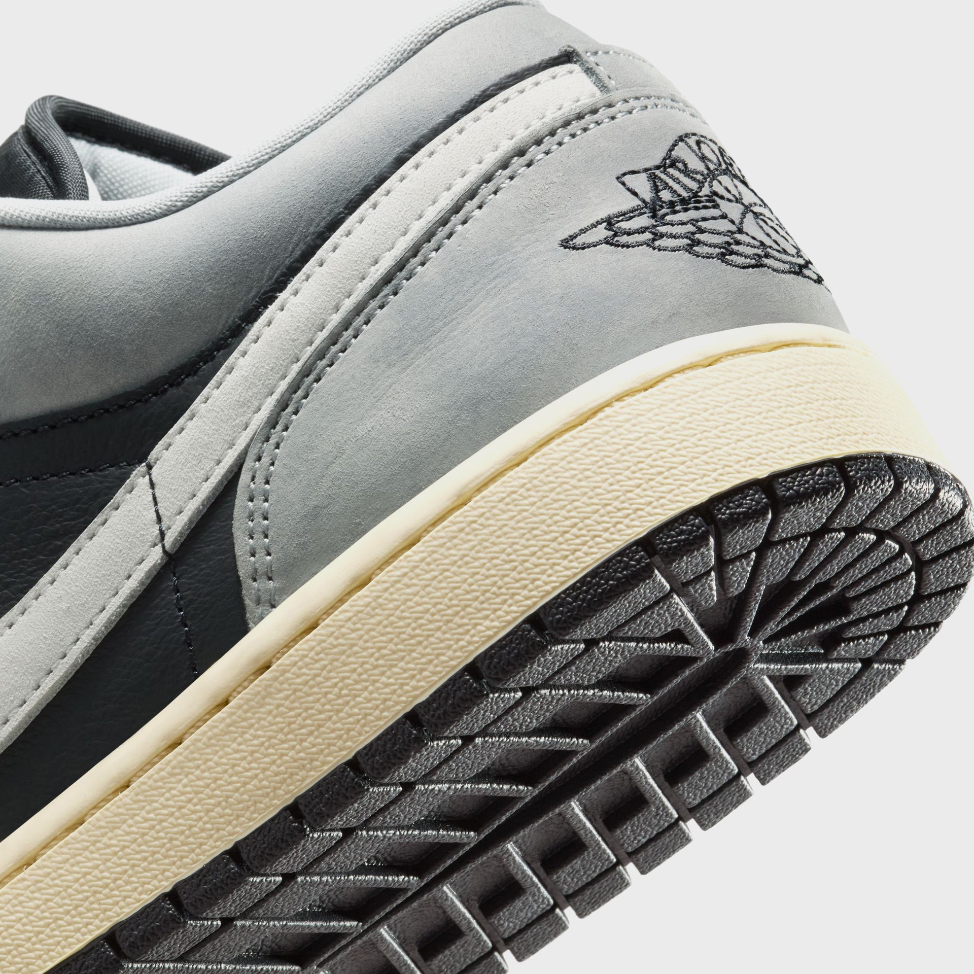 Jordan Air Jordan 1 Low SE - Light Smoke Grey / Black / Sail