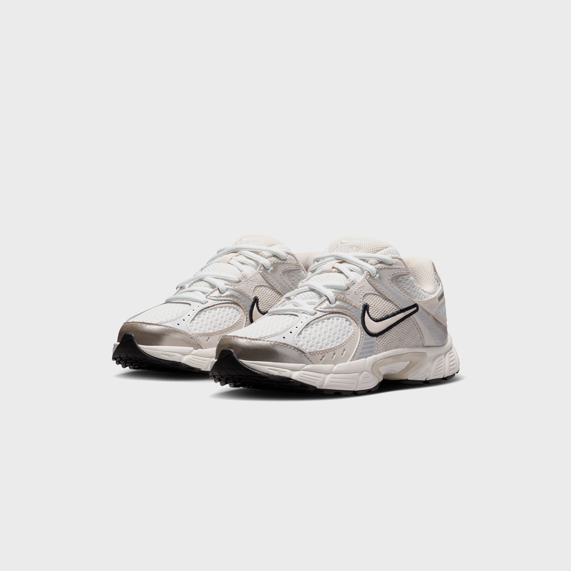 Nike GS V5 Rnr - Summit White / Light Orewood Brown / Sail / Black