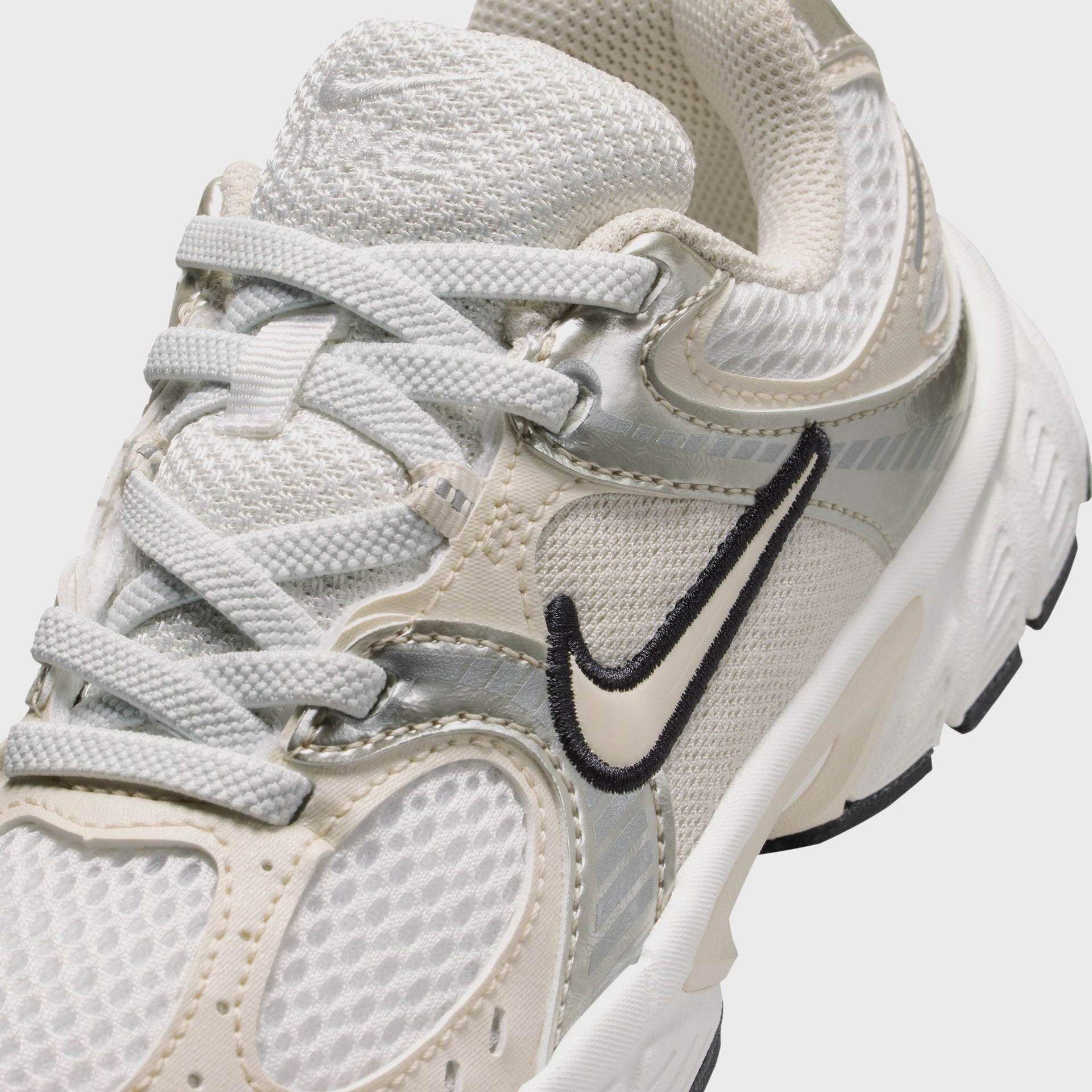 Nike PS V5 Rnr - Summit White / Light Orewood Brown / Sail / Black