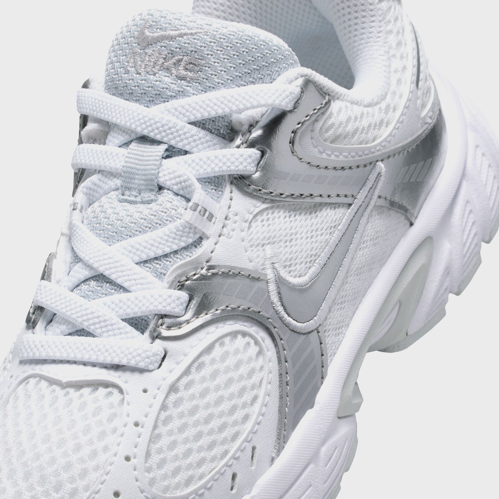 Nike PS V5 RNR - White / Metallic Silver / Pure Platinum