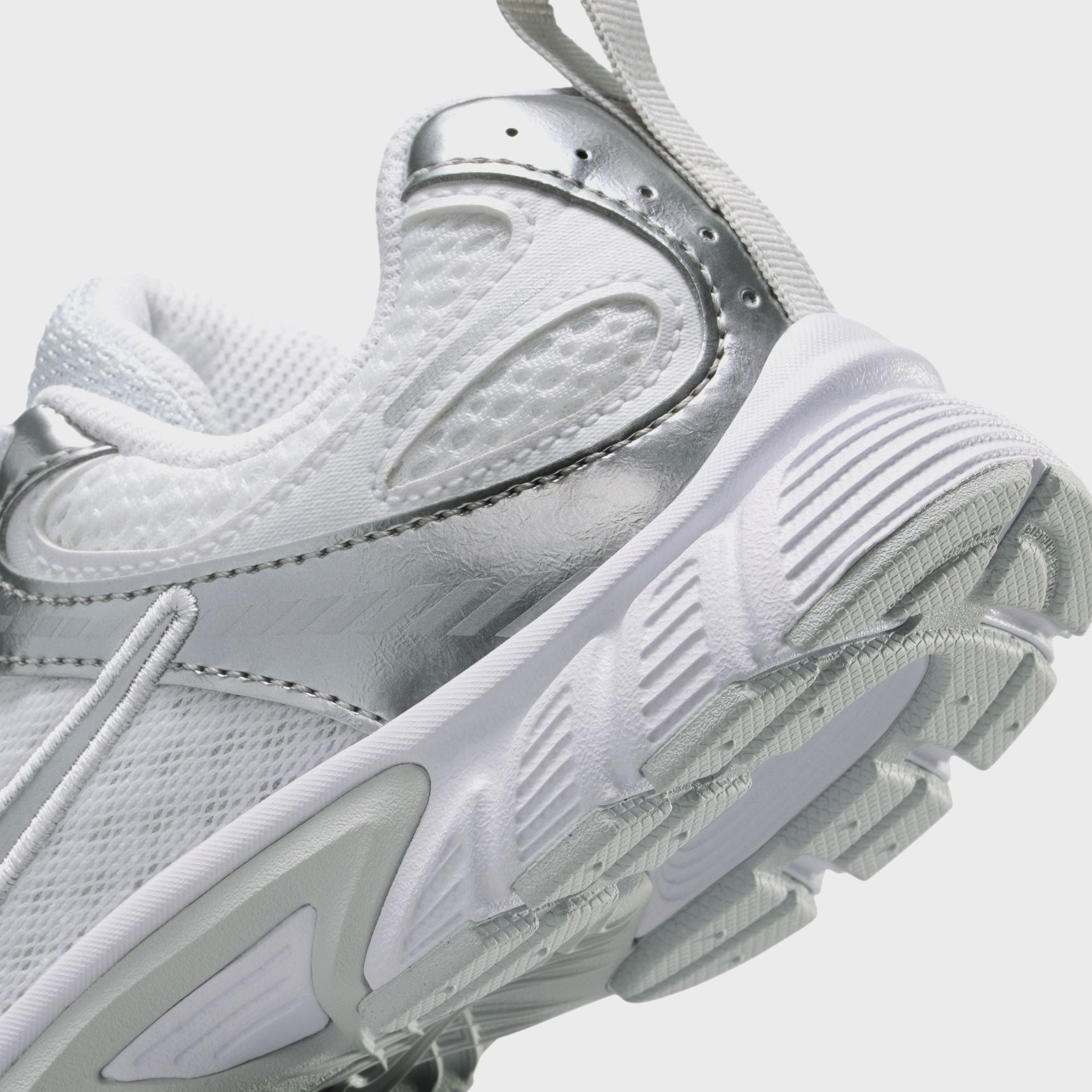 Nike PS V5 RNR - White / Metallic Silver / Pure Platinum