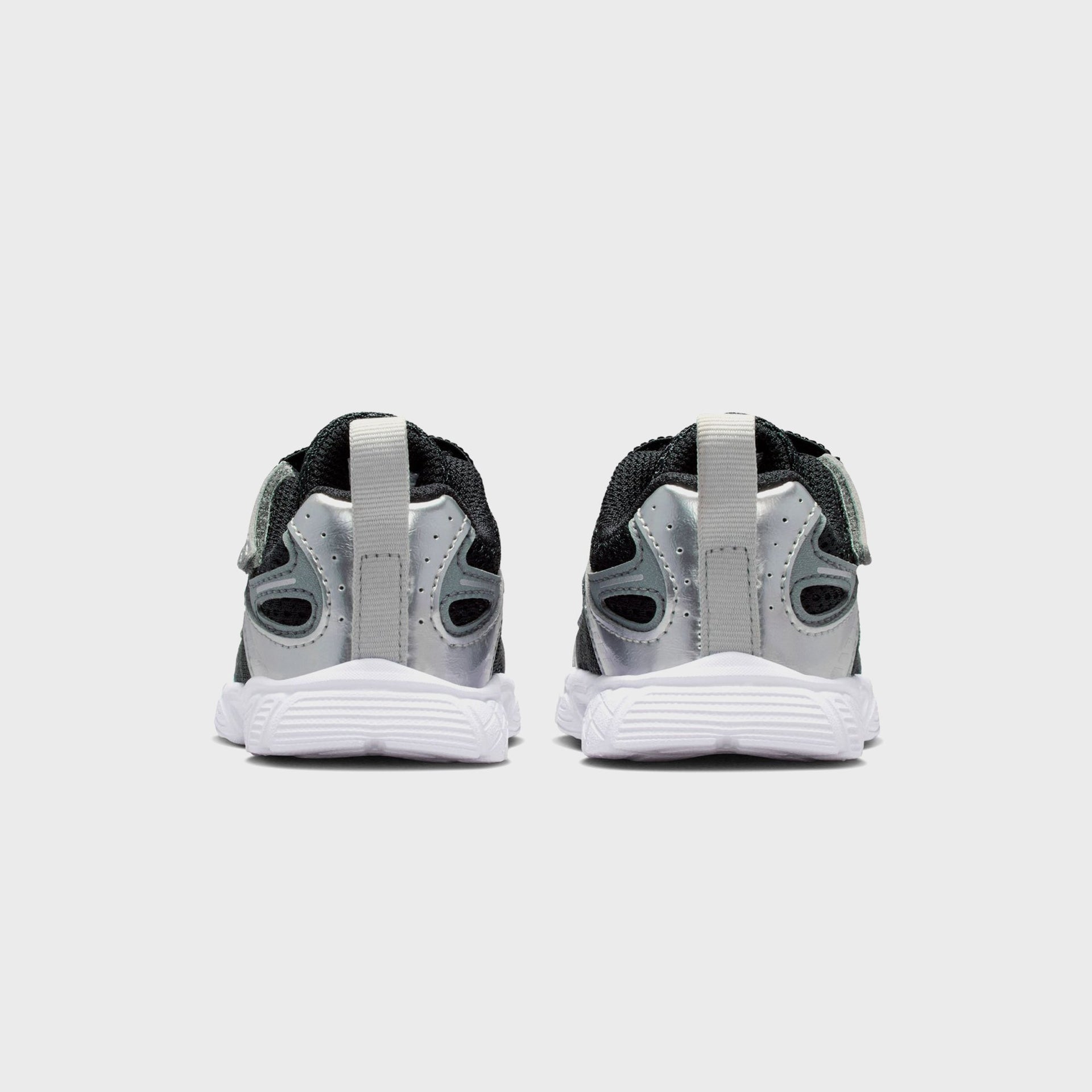 Nike TD V5 Rnr - Black / Black / Anthracite / Smoke Grey