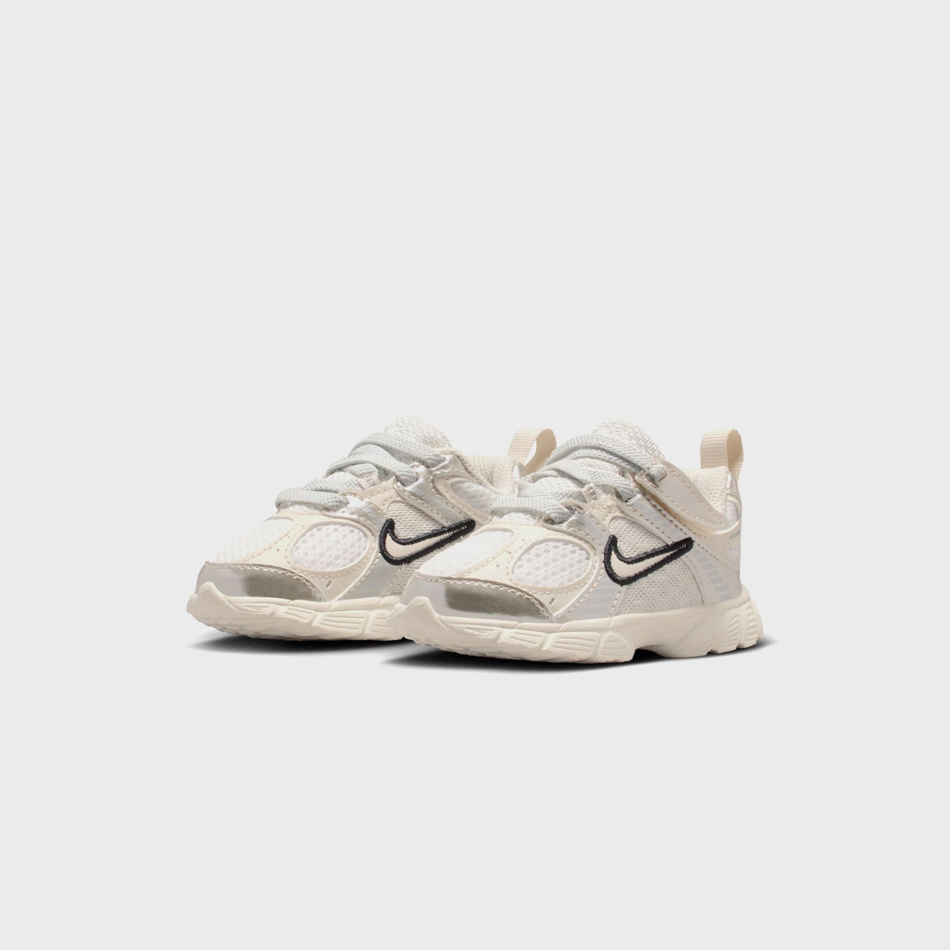 Nike TD V5 Rnr - Summit White / Light Orewood Brown / Sail / Black