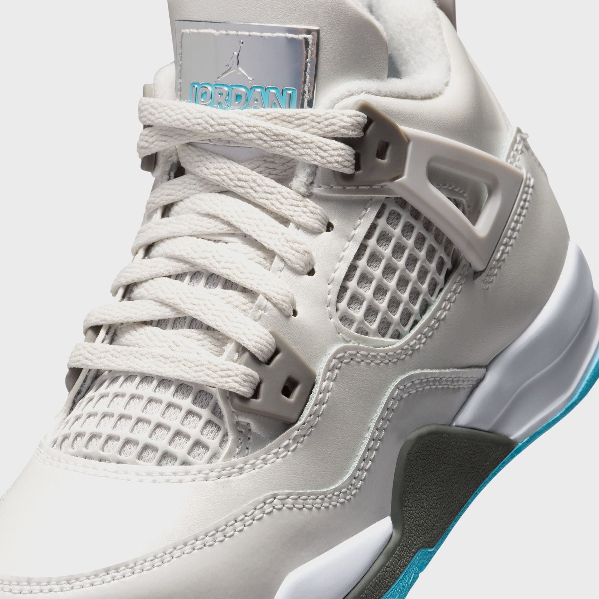 Jordan PS 4 Retro - Photon Dust / Flat Pewter / White / Blue Chill