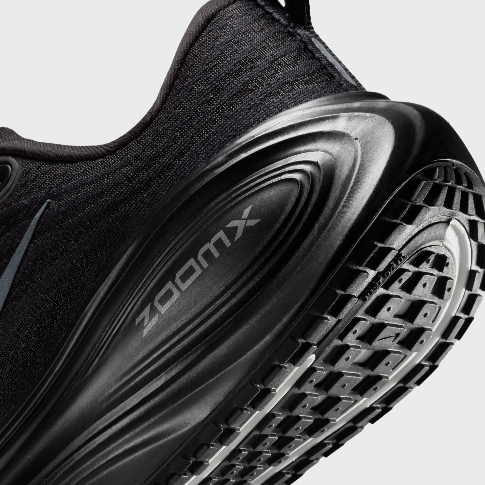 Nike WMNS Vomero Plus - Black / Dark Smoke Grey / Metallic Dark Grey