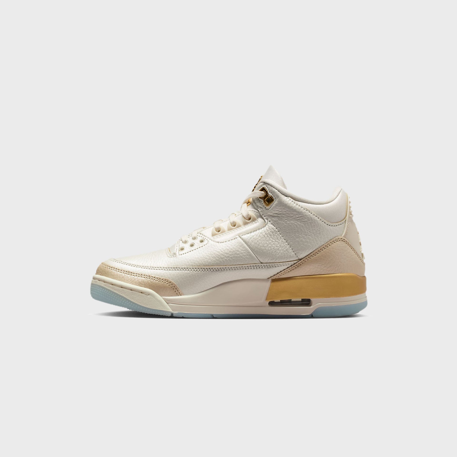 Jordan WMNS Air Jordan 3 Retro - Champion Sail / Team Gold / Pale Ivory / Metallic Gold / Ice