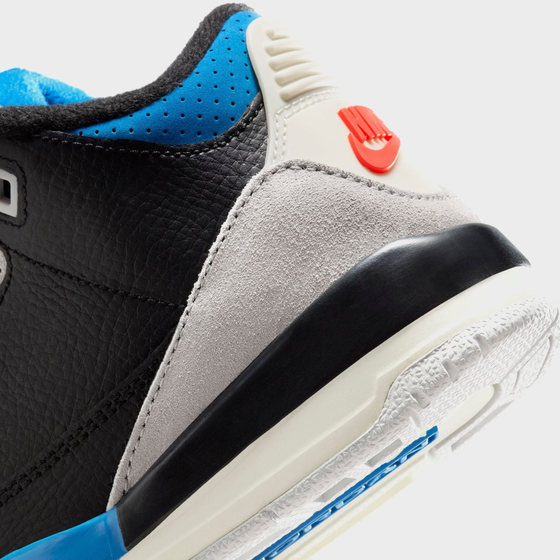 Jordan PS Jordan 3 Retro OG - Black / Chile Red / Neutral Grey