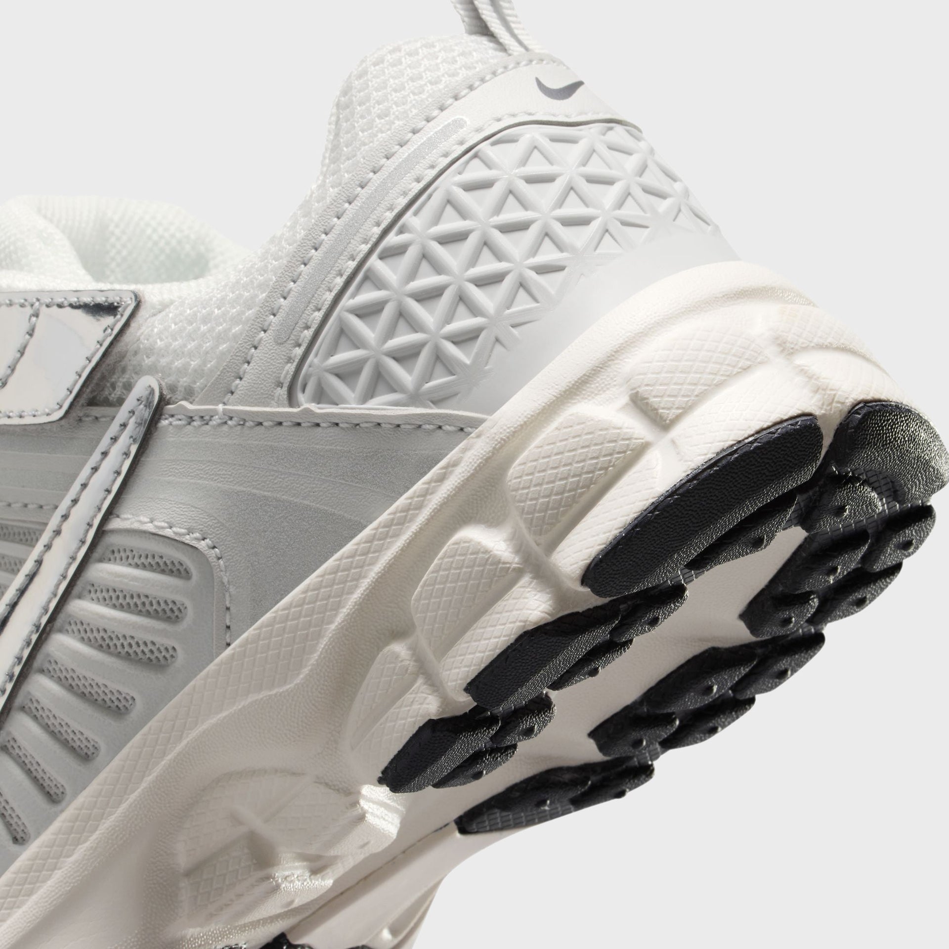 Nike PS Vomero 5 - Photon Dust / Chrome / Gridiron / Sail