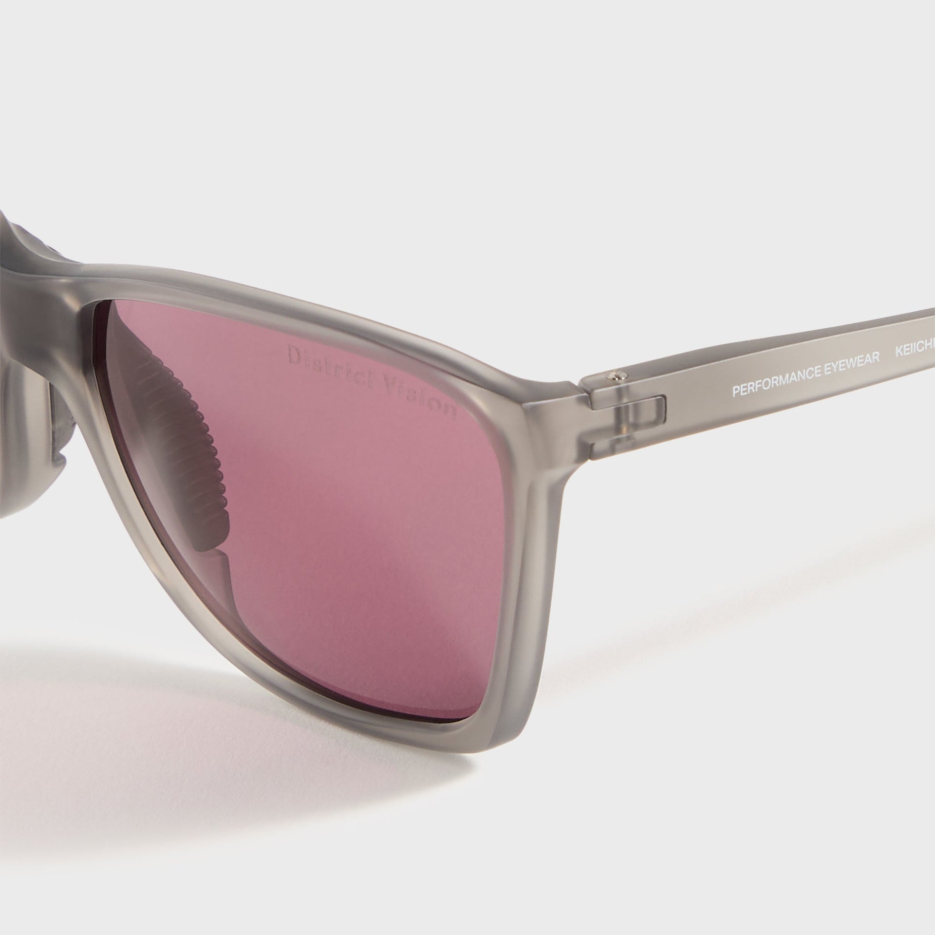 District Vision Keiichi Standard in Gray / D+ Black Rose