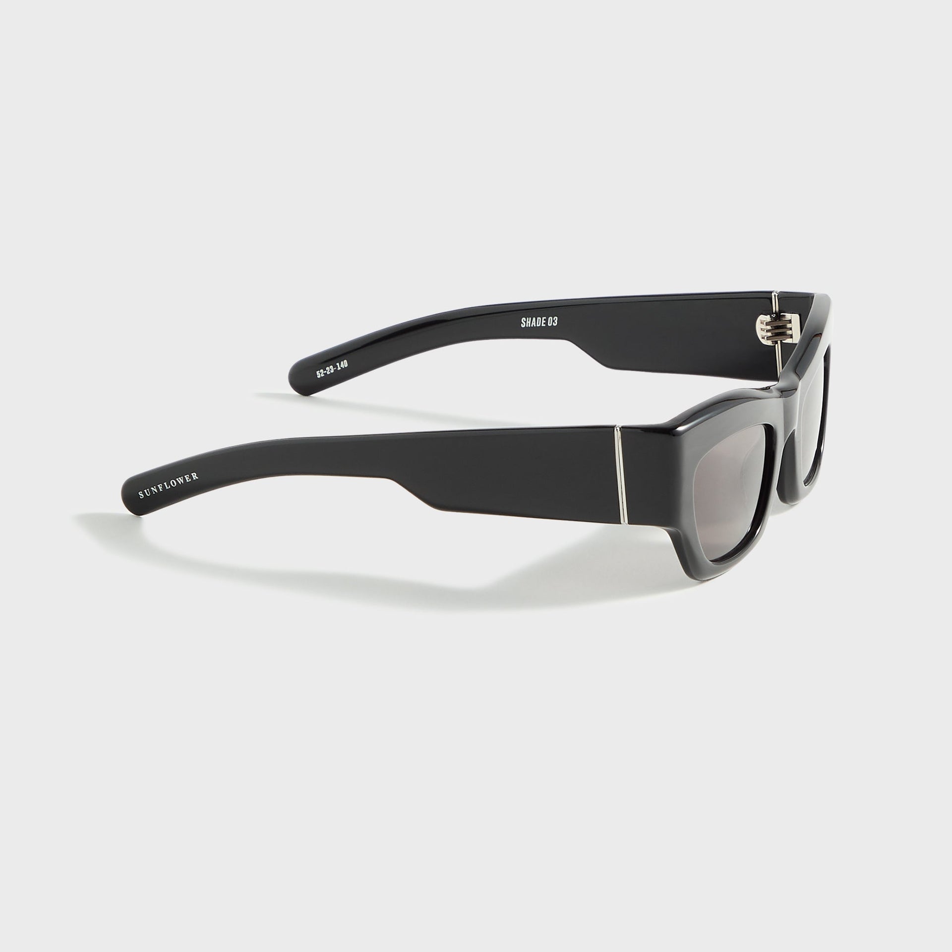 Flatlist Shade 03 in Solid Black / Solid Black Lens