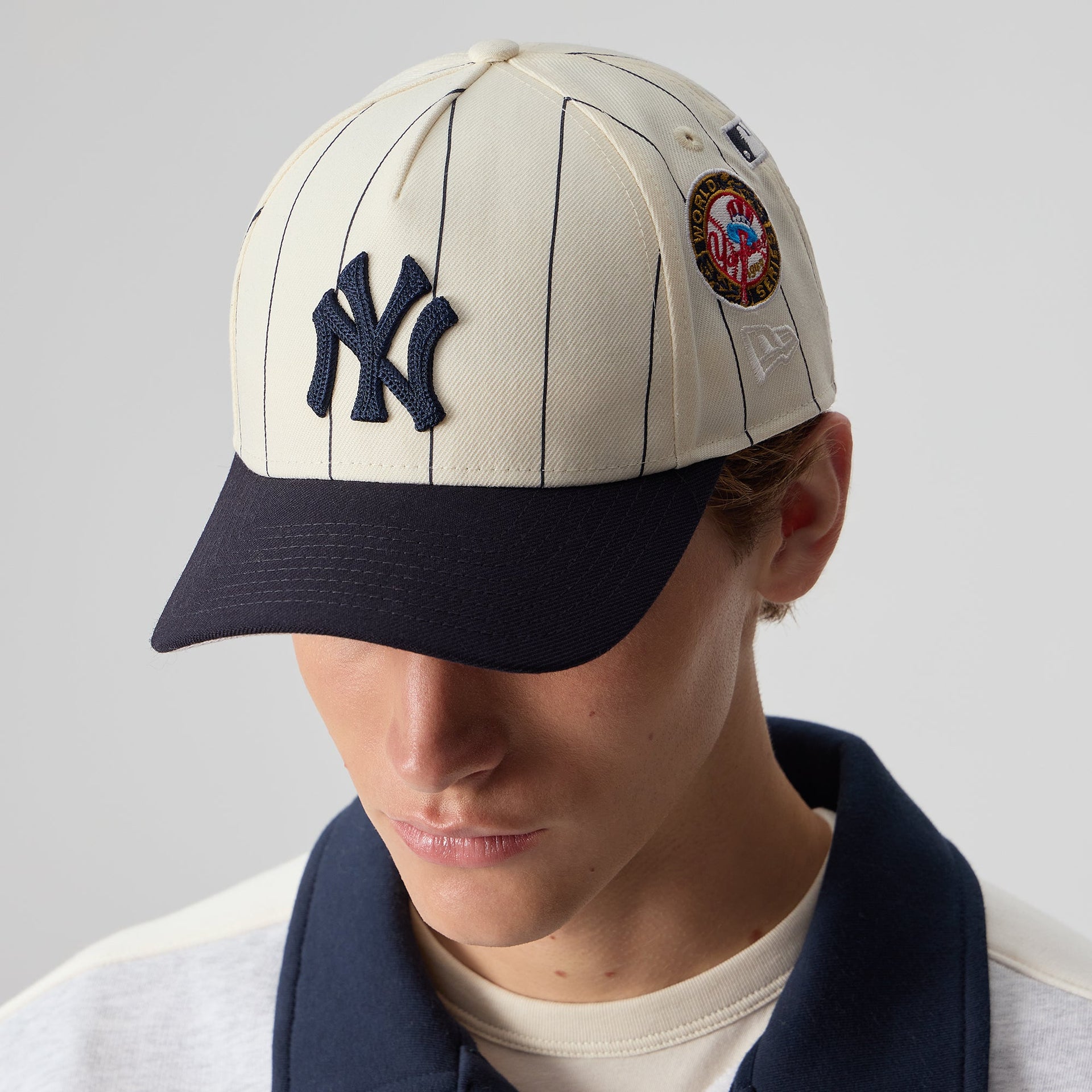 Kith & New Era for the New York Yankees Stripe 9FORTY MCrown A Frame Cap - Sandrift