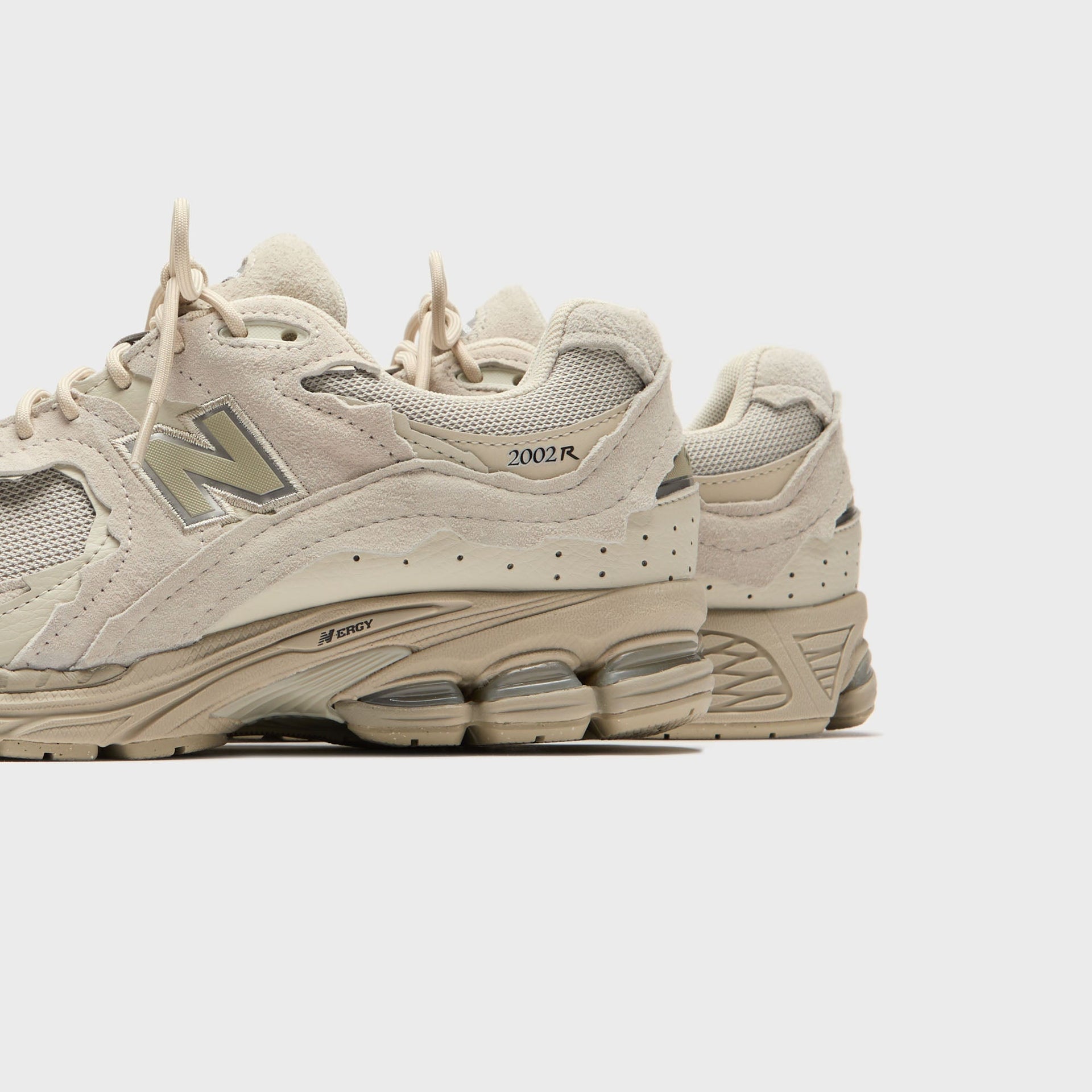 New Balance 2002R - Shipyard / Silver Metallic