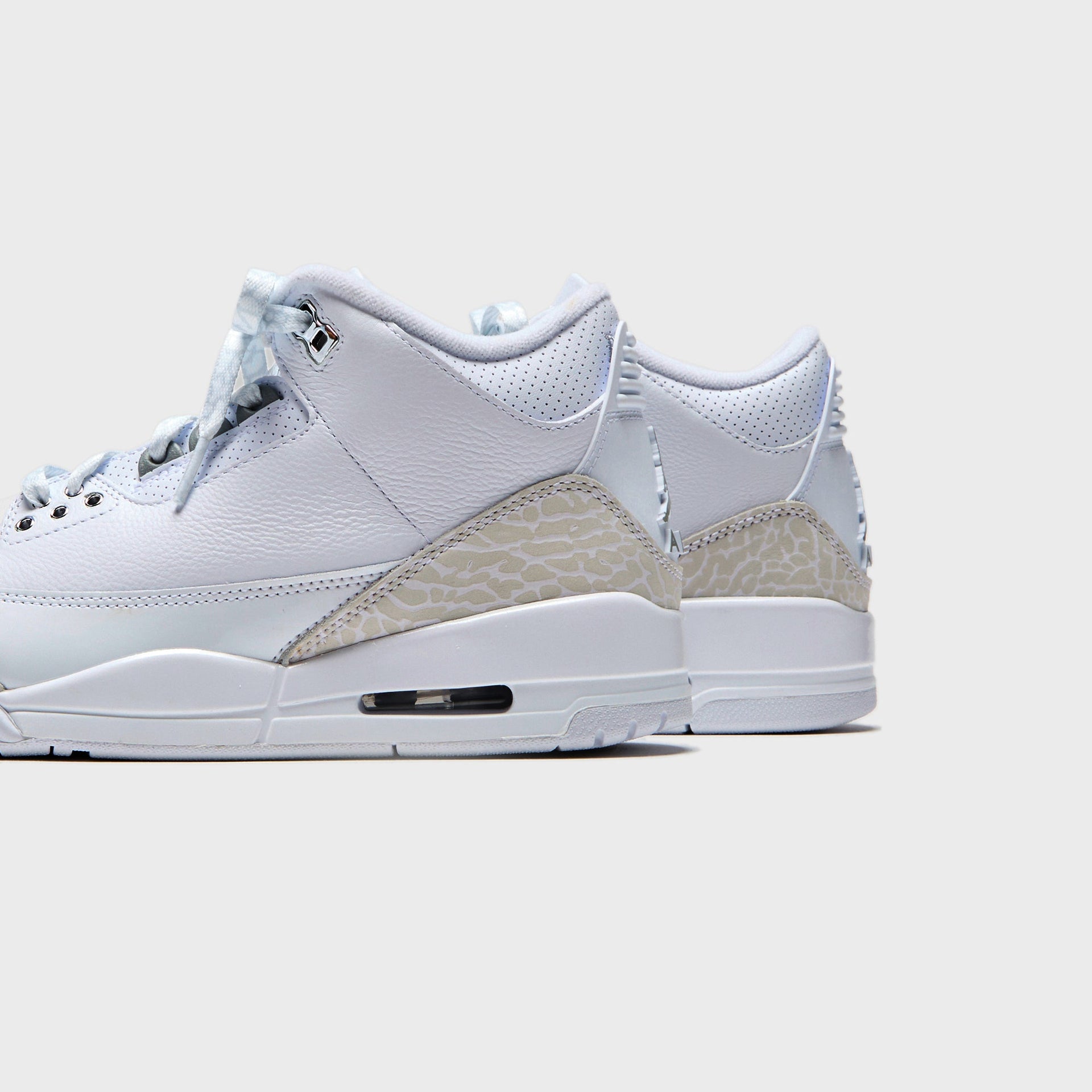 Jordan Air Jordan 3 - White / Metallic Silver