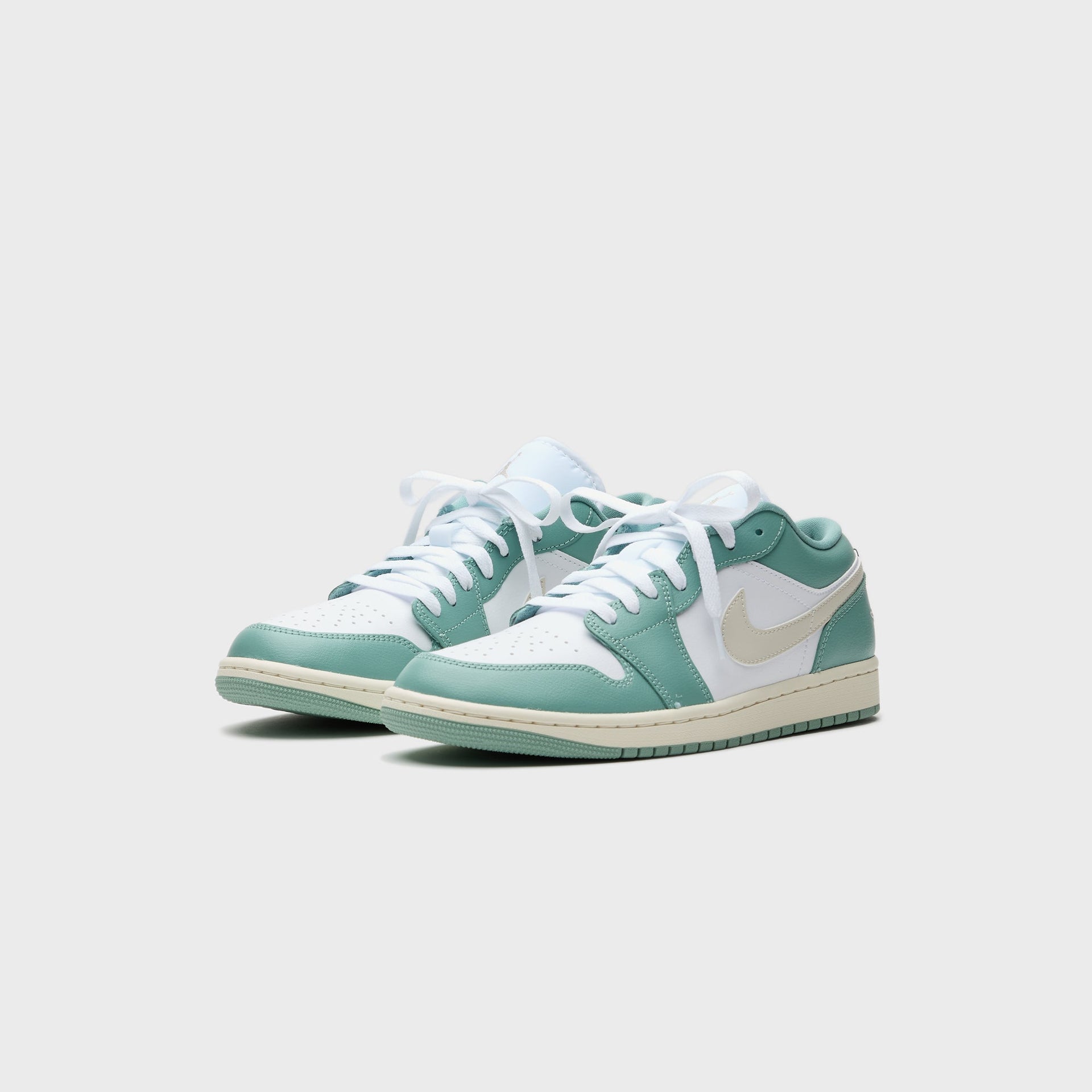 Jordan WMNS Air Jordan 10 Retro - White / Black / Light Steel Grey / Dark Powder Blue