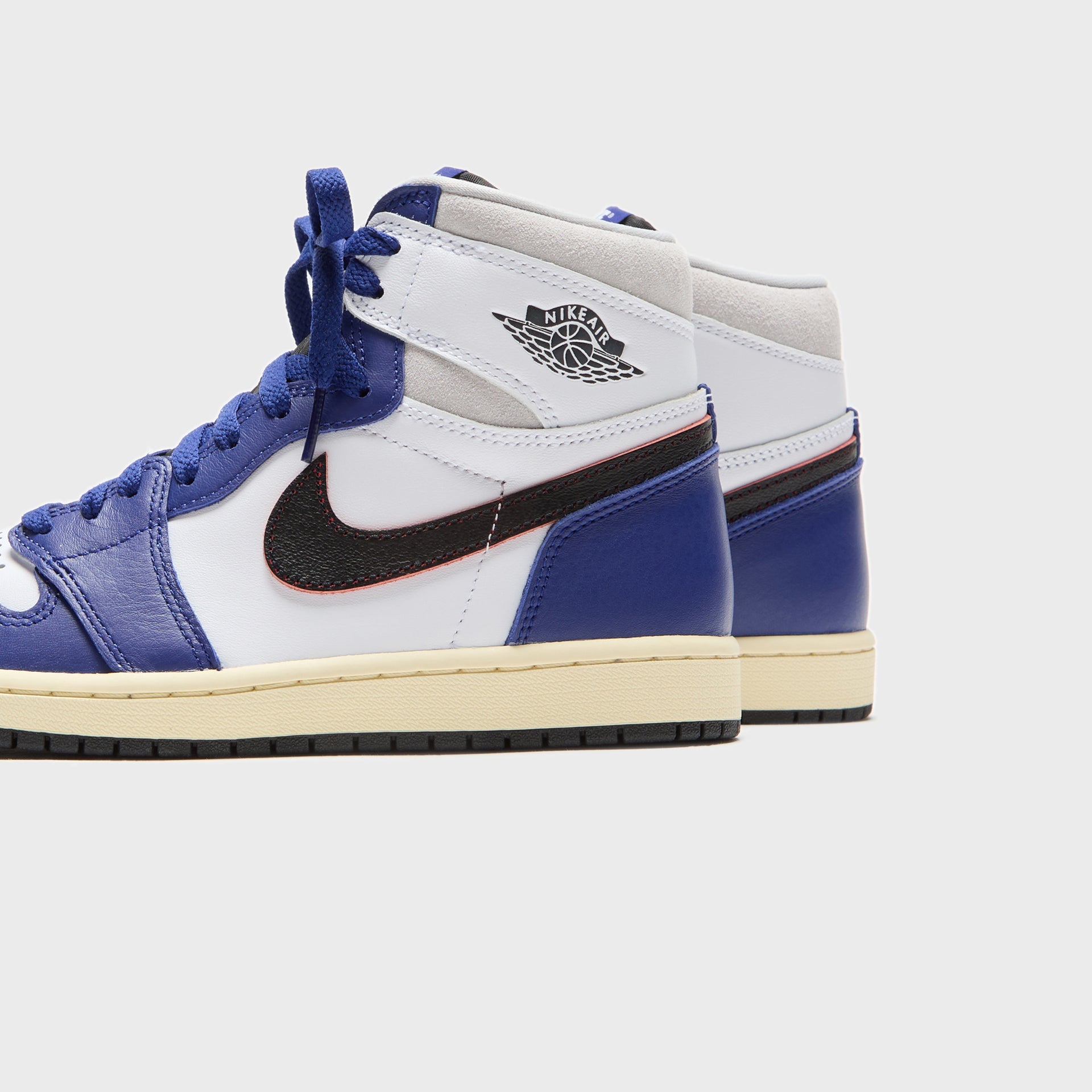 Jordan Air Jordan 1 Retro High OG -  White / Black / Neutral Grey / Deep Royal Blue / Muslin