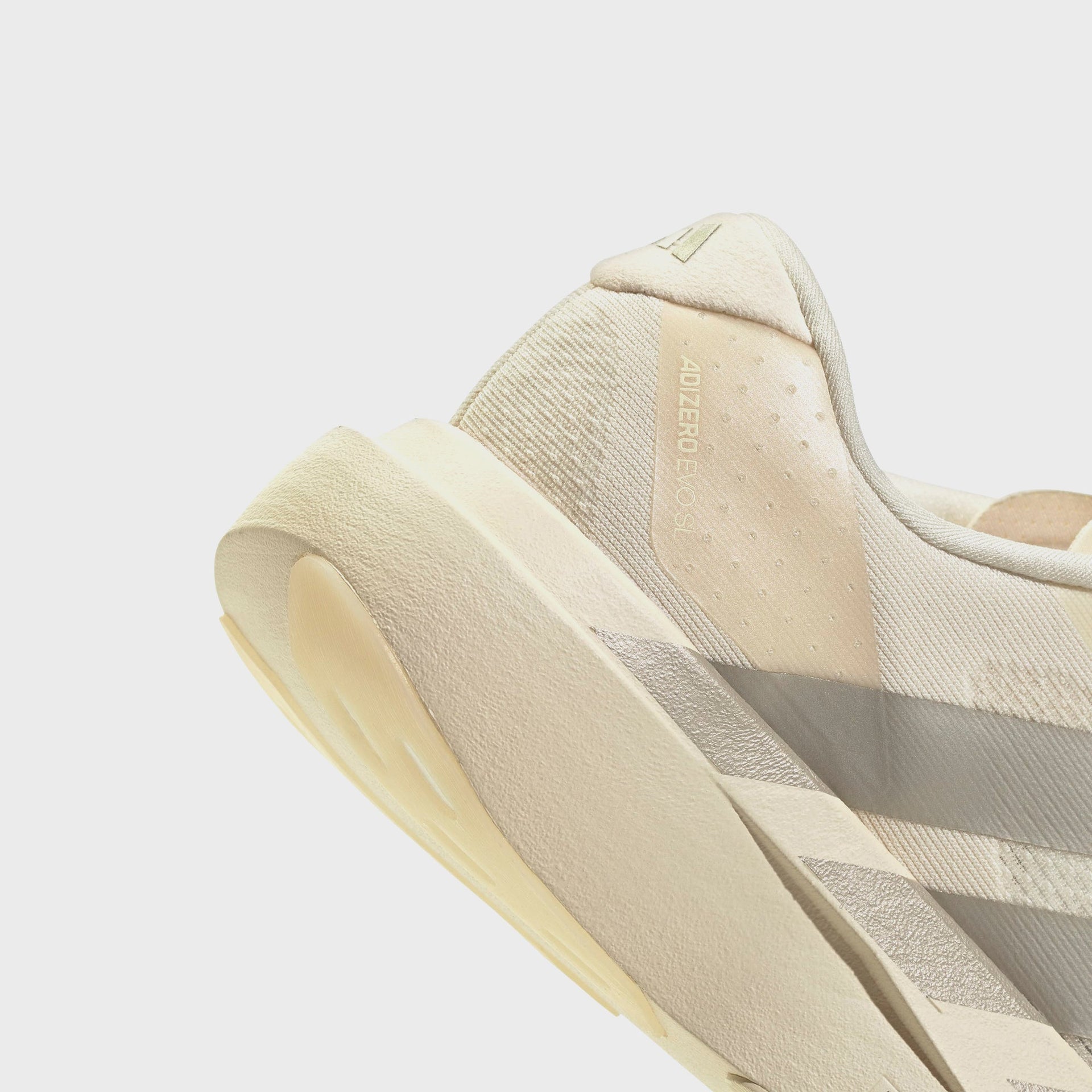 adidas WMNS Adizero Evo SL - Wonder White / Cyber Metallic / Warm Vanilla