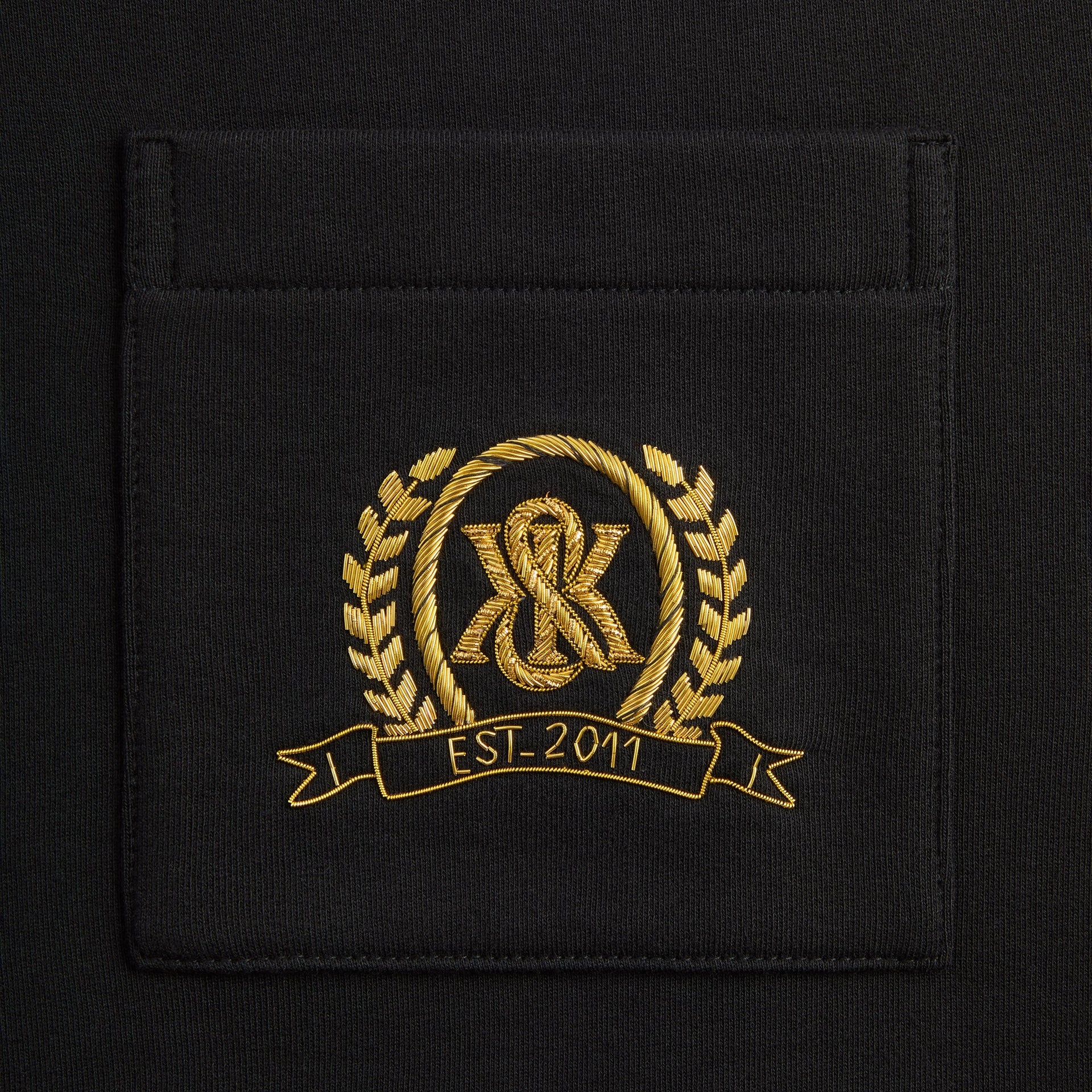 Kith & Kin Crest Gilded Crest Collared Rugby - Black