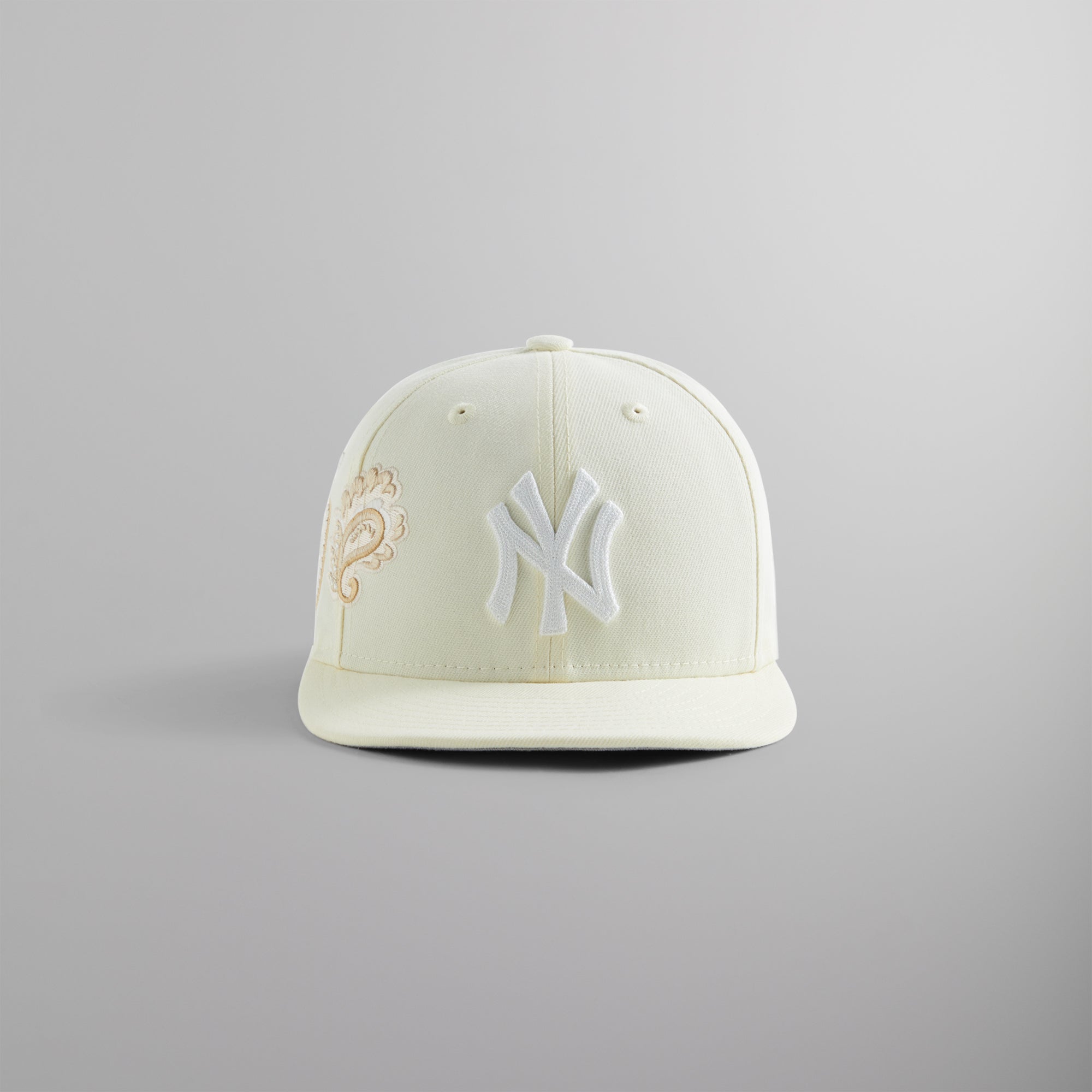 Kith & New Era for the New York Yankees Paisley 59FIFTY Low Profile - Sandrift