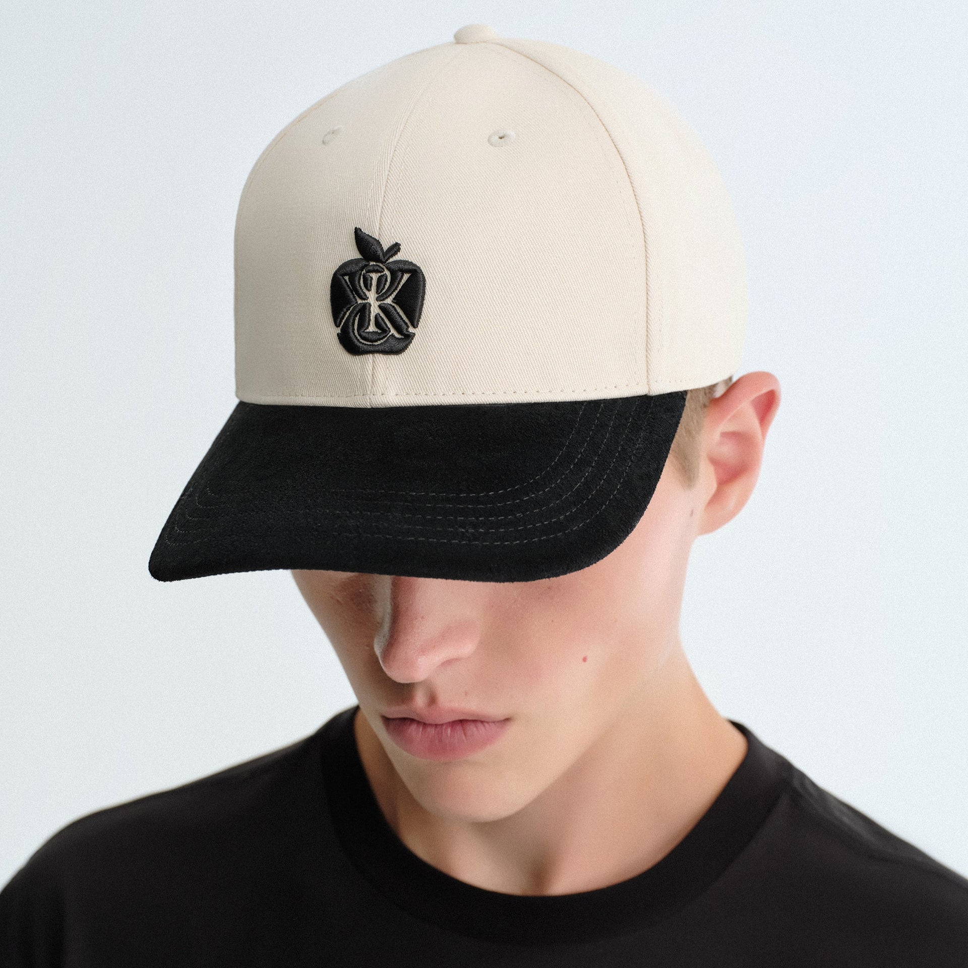 Kith Two-Tone Suede Brim Aaron Classic Cap - Black