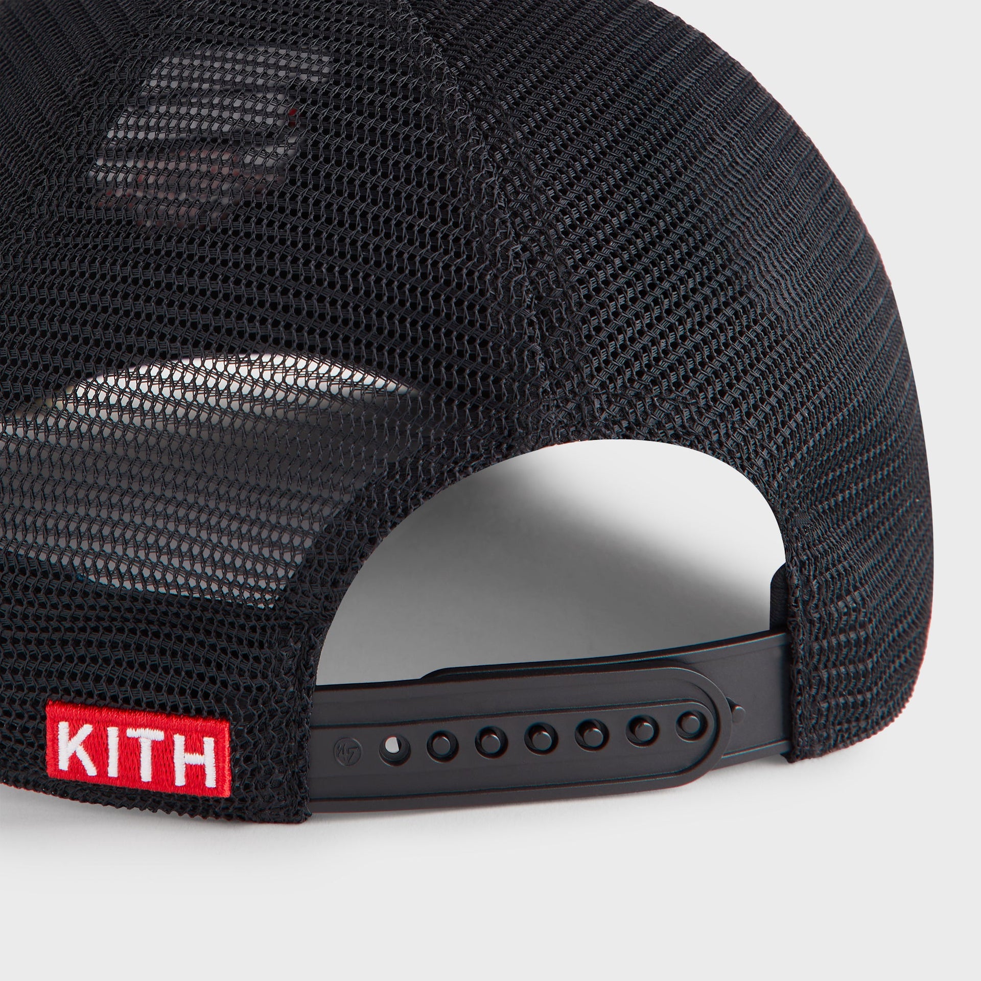Kith & '47 for the Chicago Bulls Hitch Snapback Trucker Hat - Black