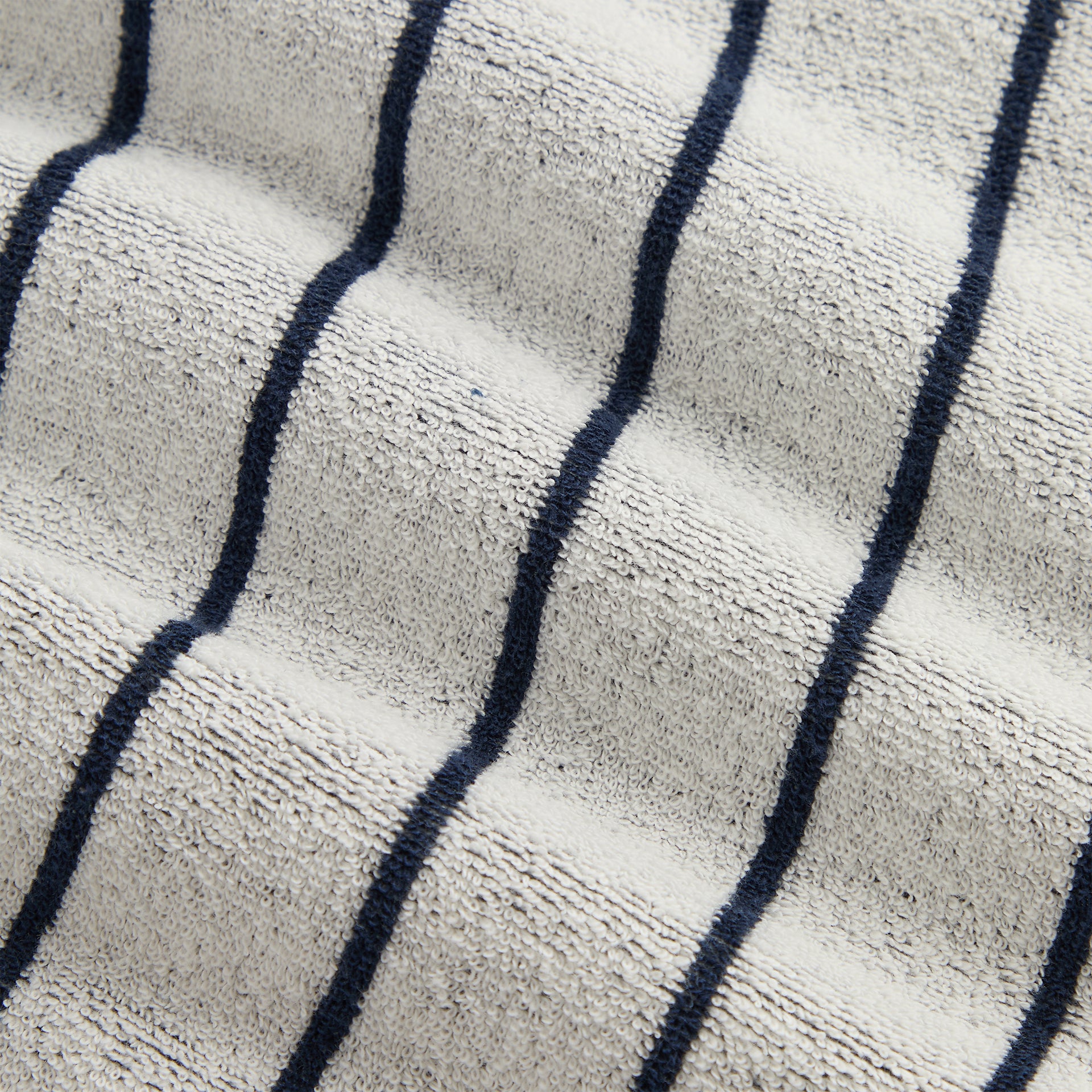 Kith Leo Terry Short - Sandrift