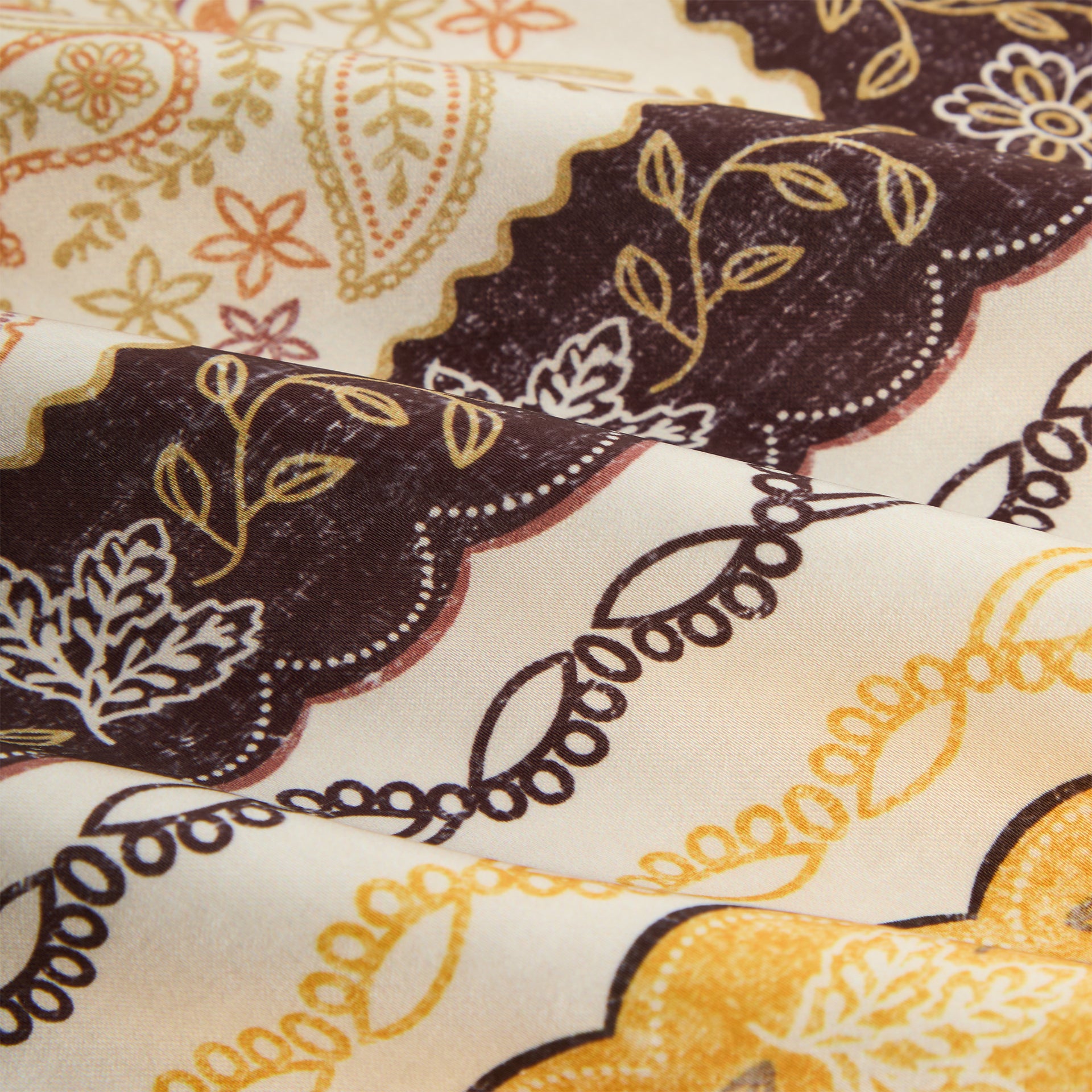 Kith Panelled Bandana Active Short - Sandrift