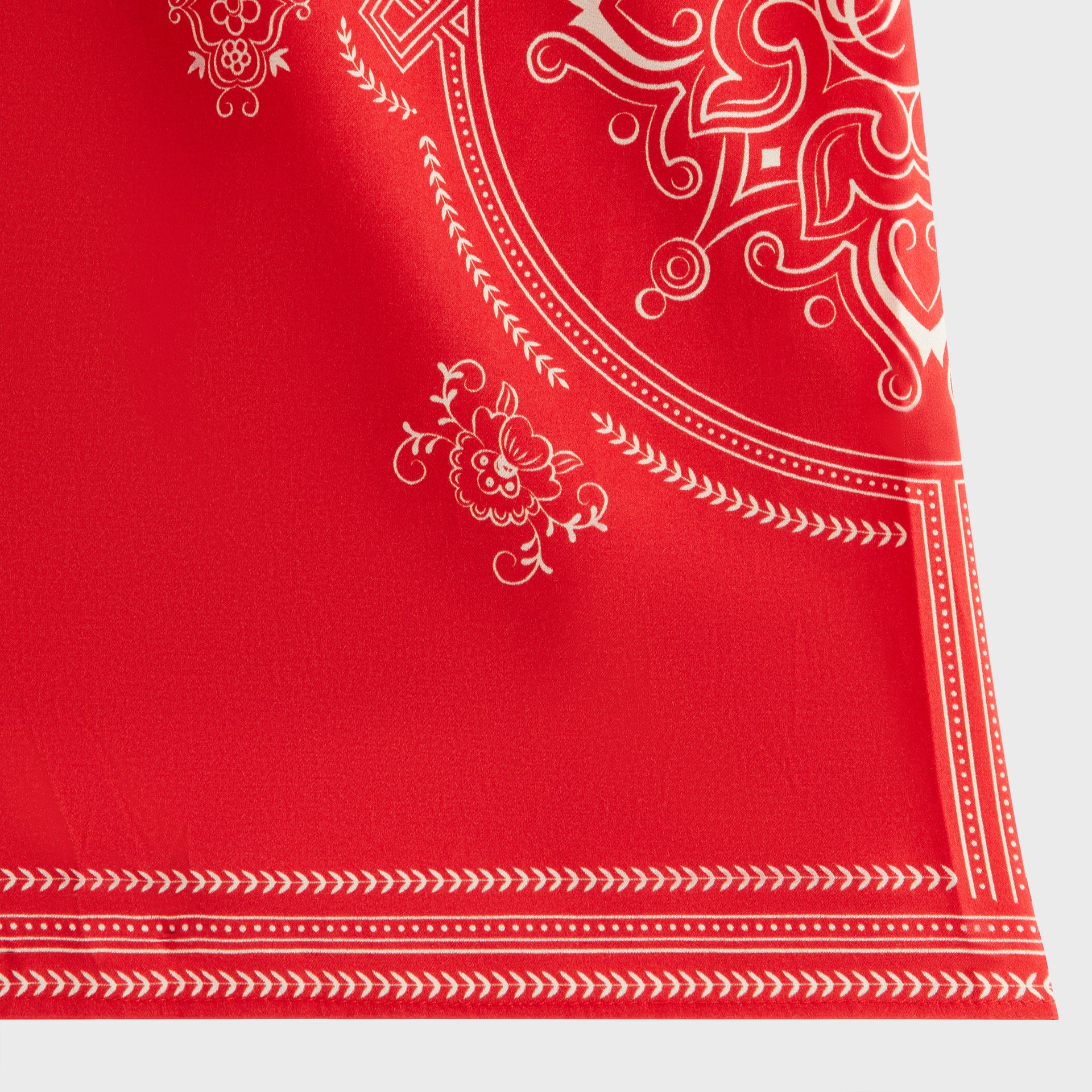 Kith Women Thea Medallion Short - Fame