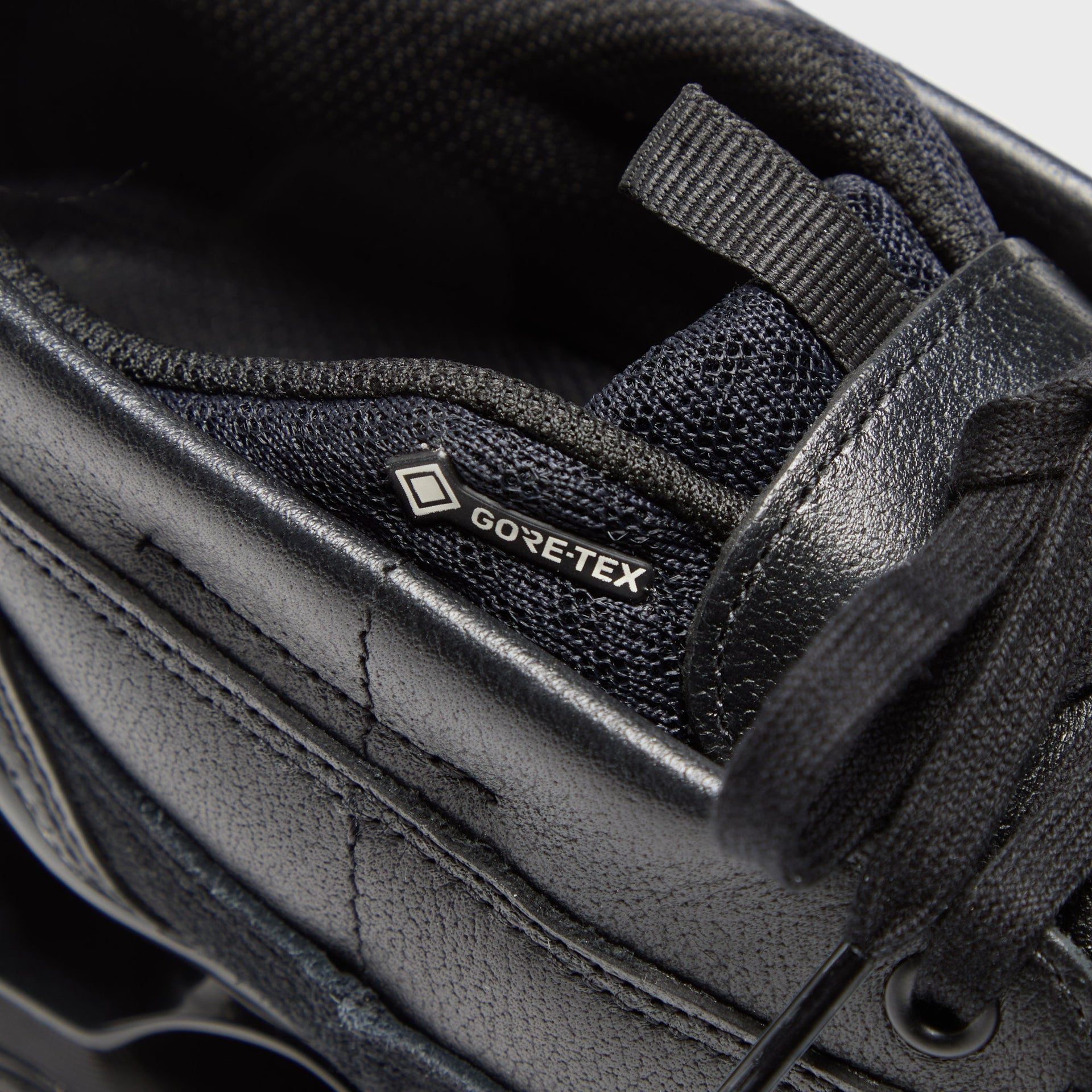 Mizuno Wave Prophecy MOC GTX - Triple Black