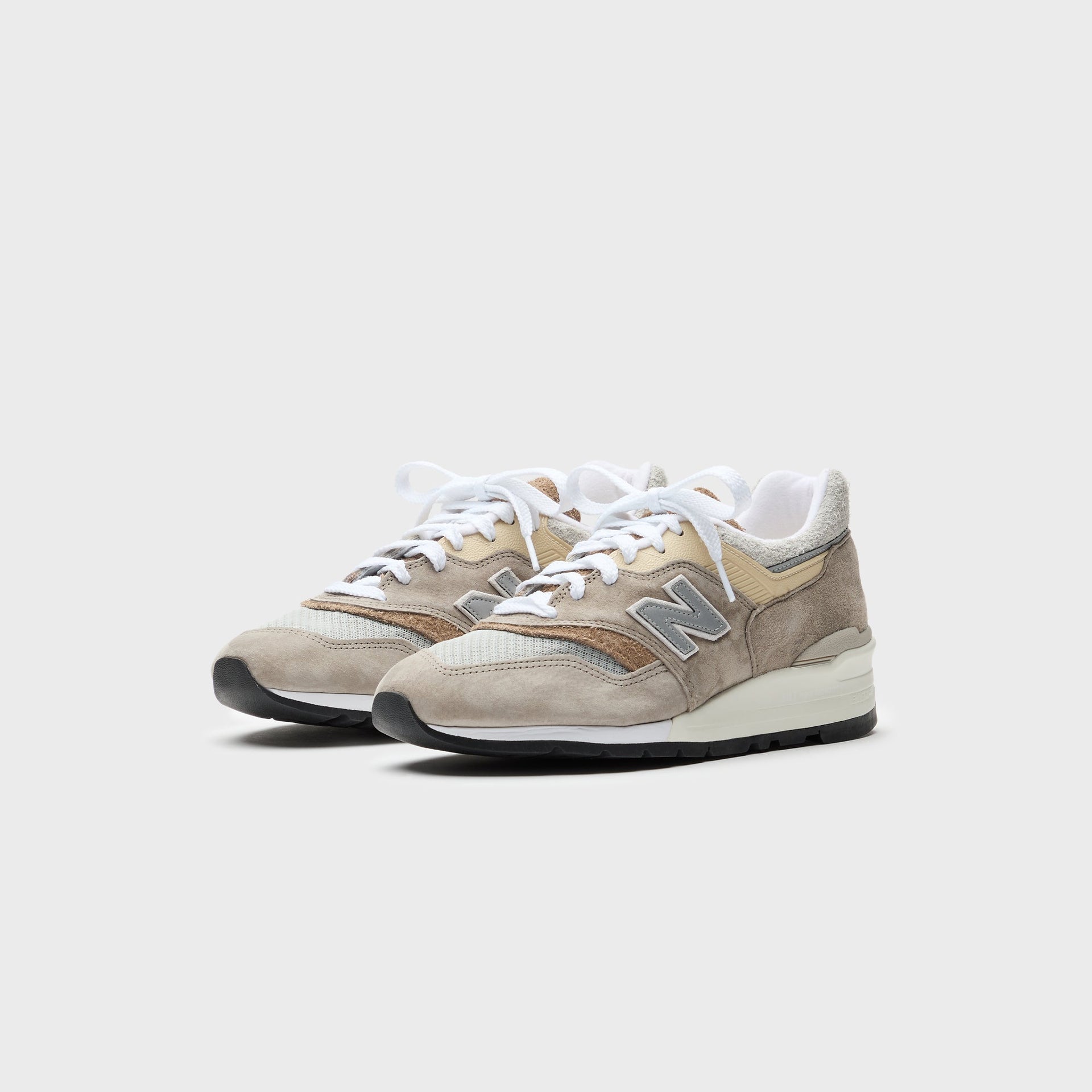 New Balance Made in USA 997 - Light Mushroom / Mirage Gray