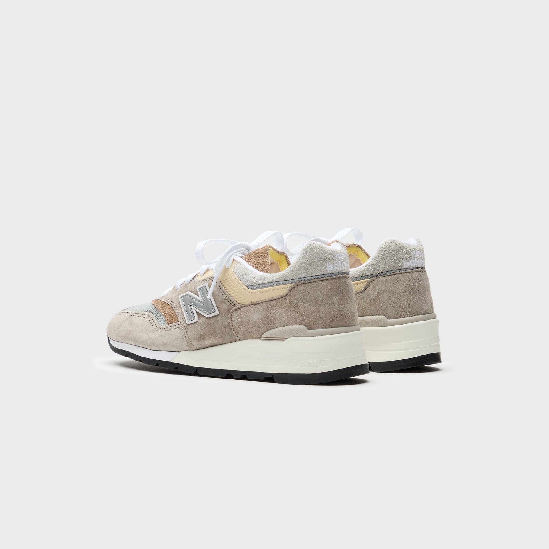 New Balance Made in USA 997 - Light Mushroom / Mirage Gray