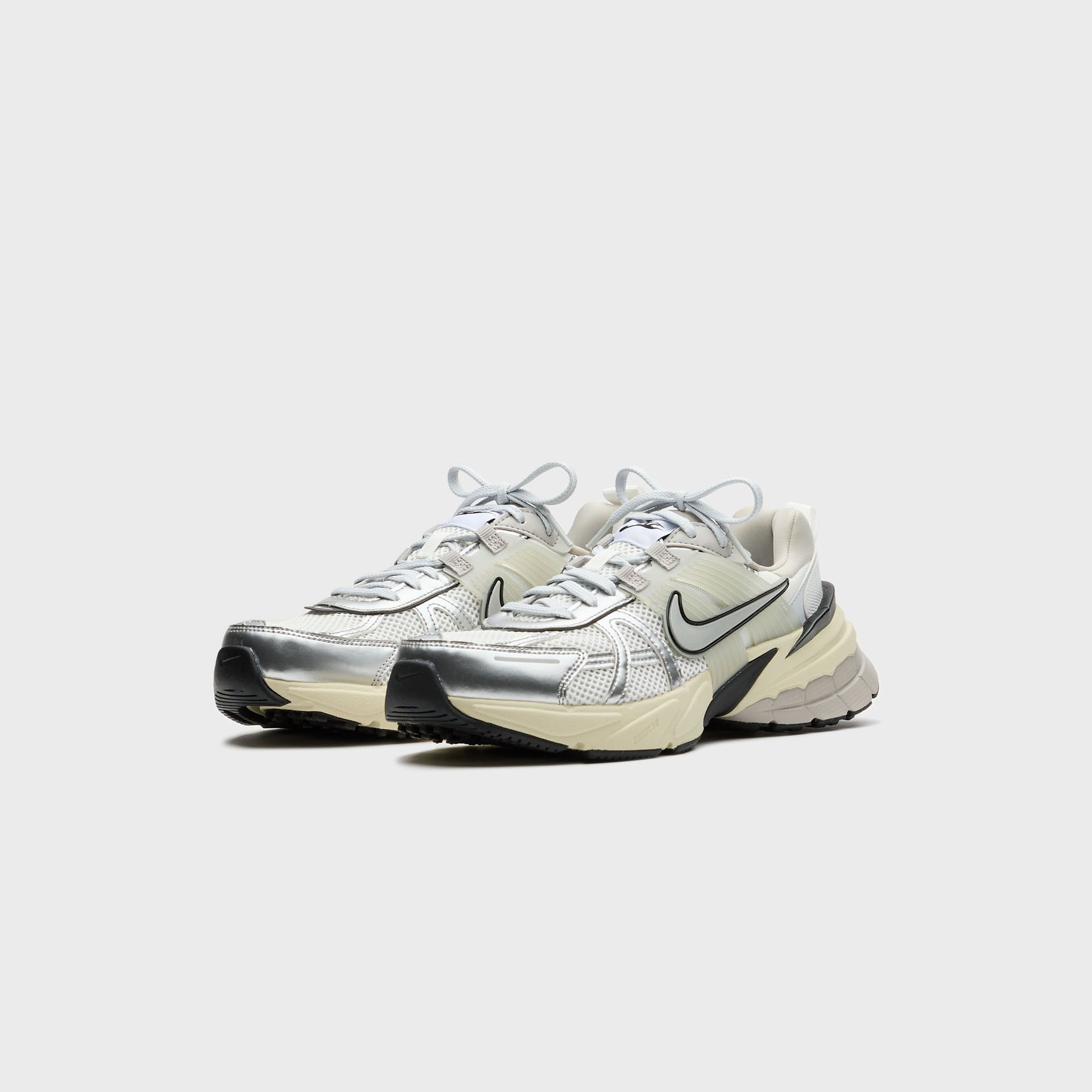 Nike WMNS V2K Runtekk - Summit White / Metallic Silver