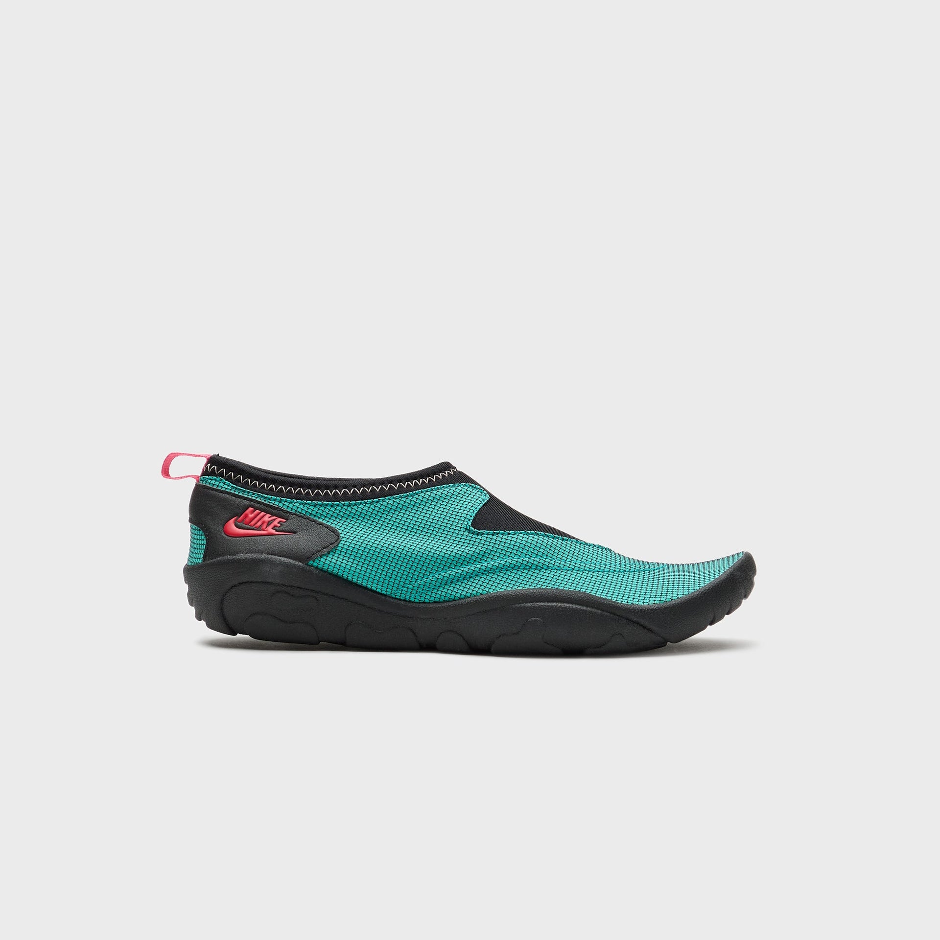 Nike Aqua Turf - Turbo Green / Black / Washed Coral / Team Scarlet