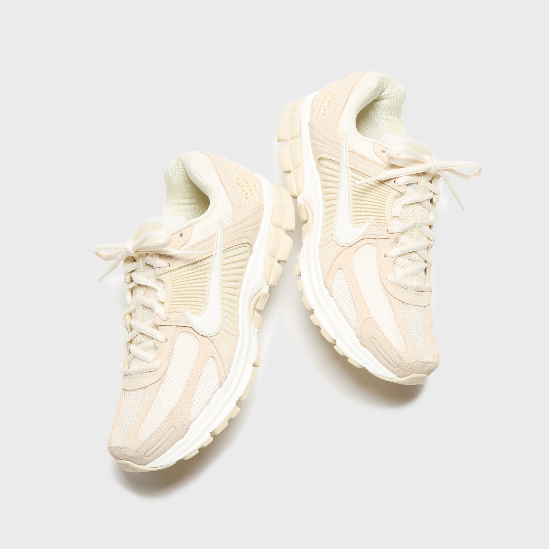 Nike WMNS Zoom Vomero 5 - Beach / Sail / Light Khaki