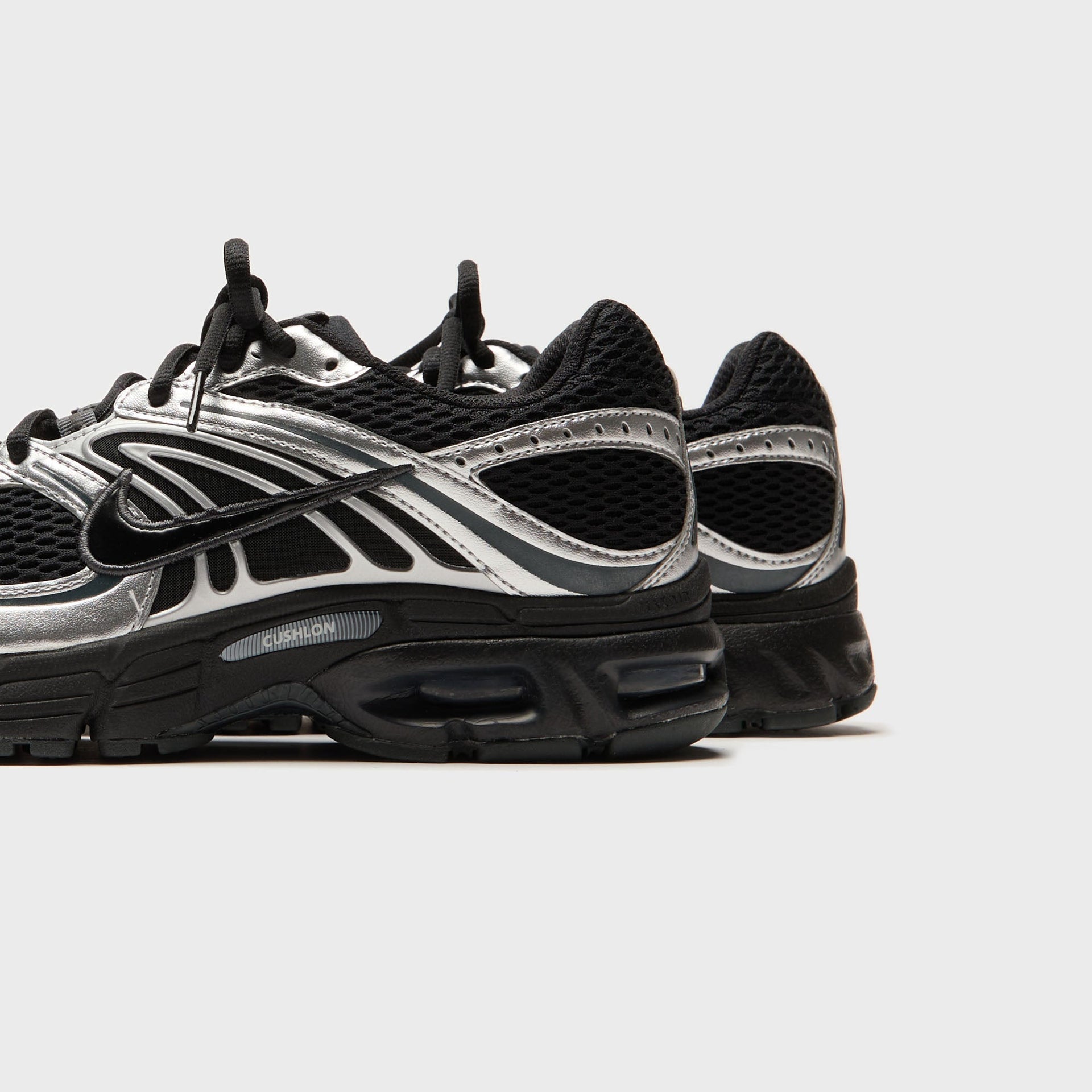 Nike WMNS Air Max Moto 2K - Black / Black / Metallic Silver / Anthracite