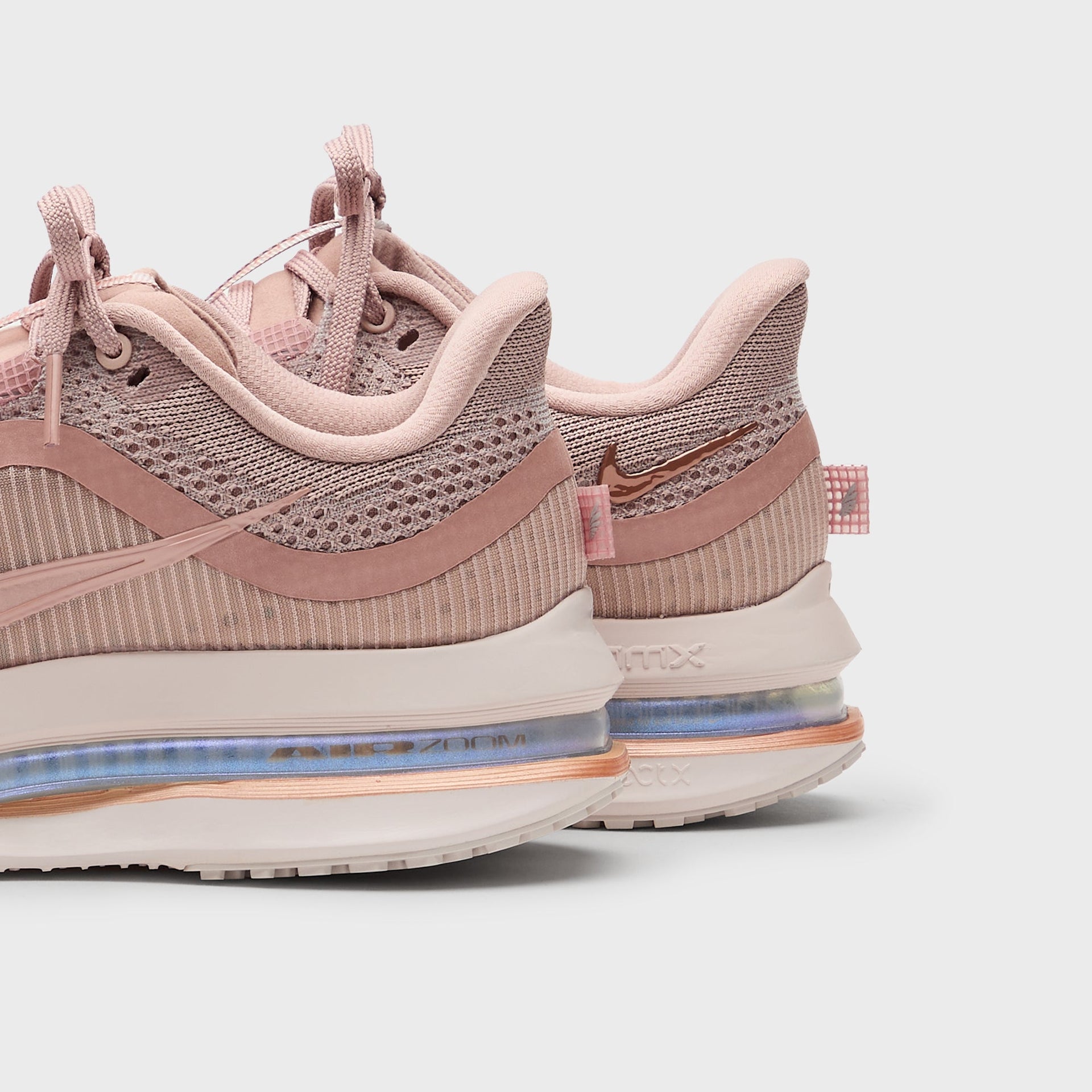 Nike WMNS Pegasus Premium - Particle Pink / Metallic Rose Gold / Silt Red