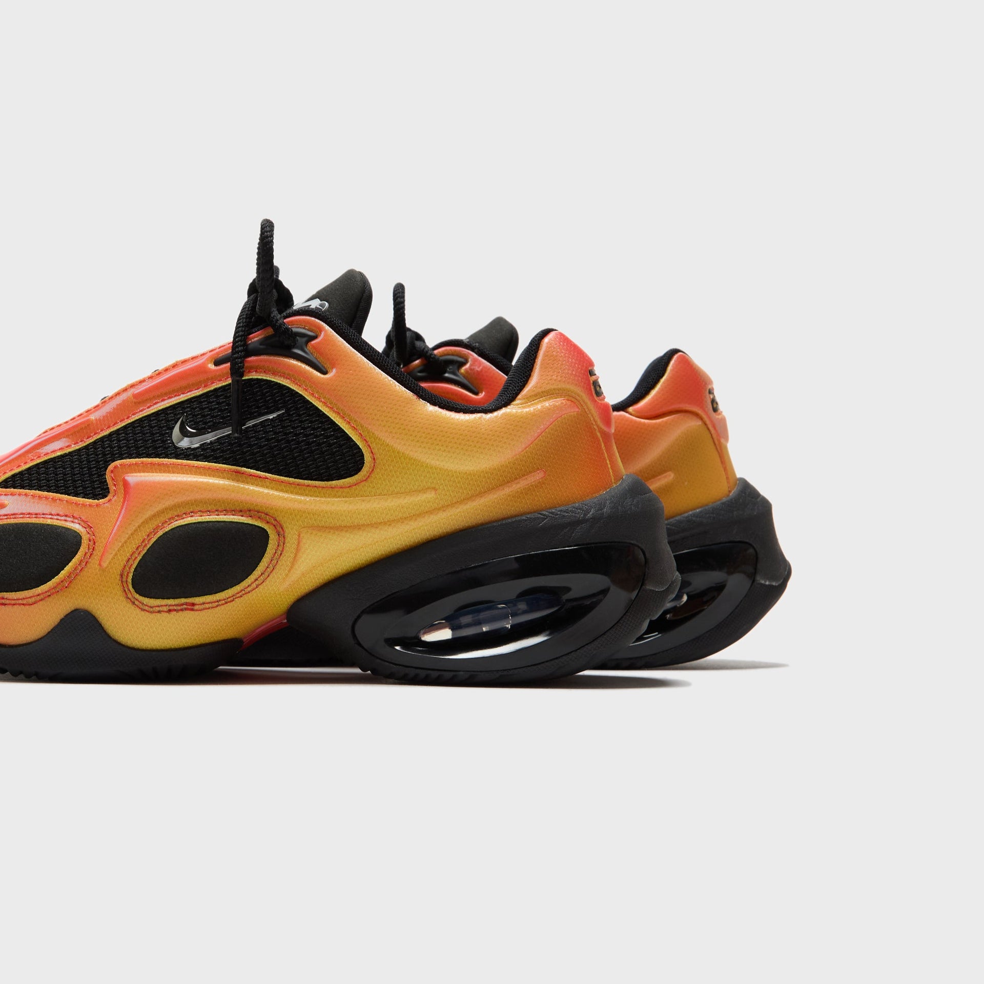 Nike WMNS Air Max Muse SE - Black / Metallic Silver / Bright Crimson