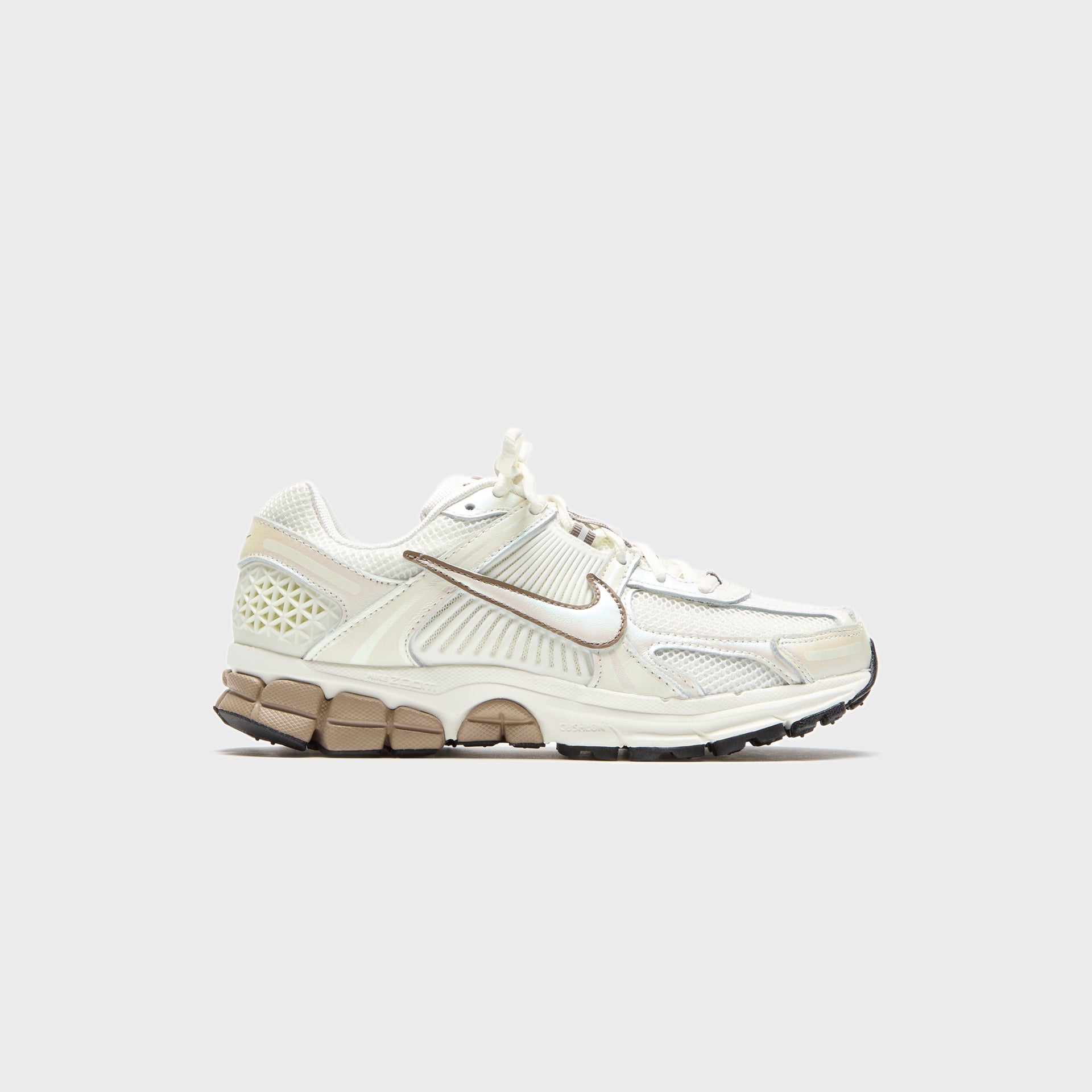 Nike WMNS Zoom Vomero 5 - Sail / Mink Brown / Black