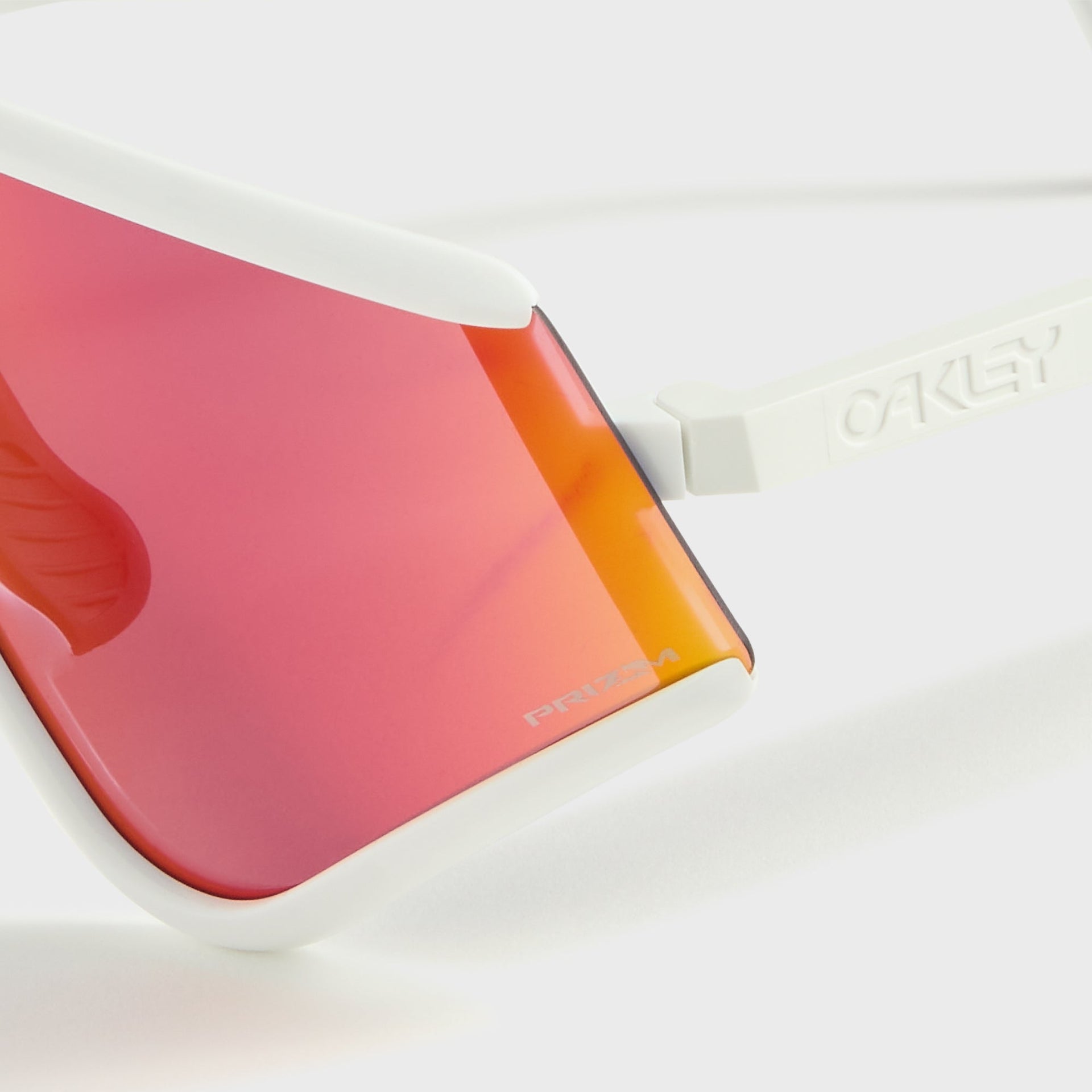 Oakley Eyeshade in White / Prizm Road